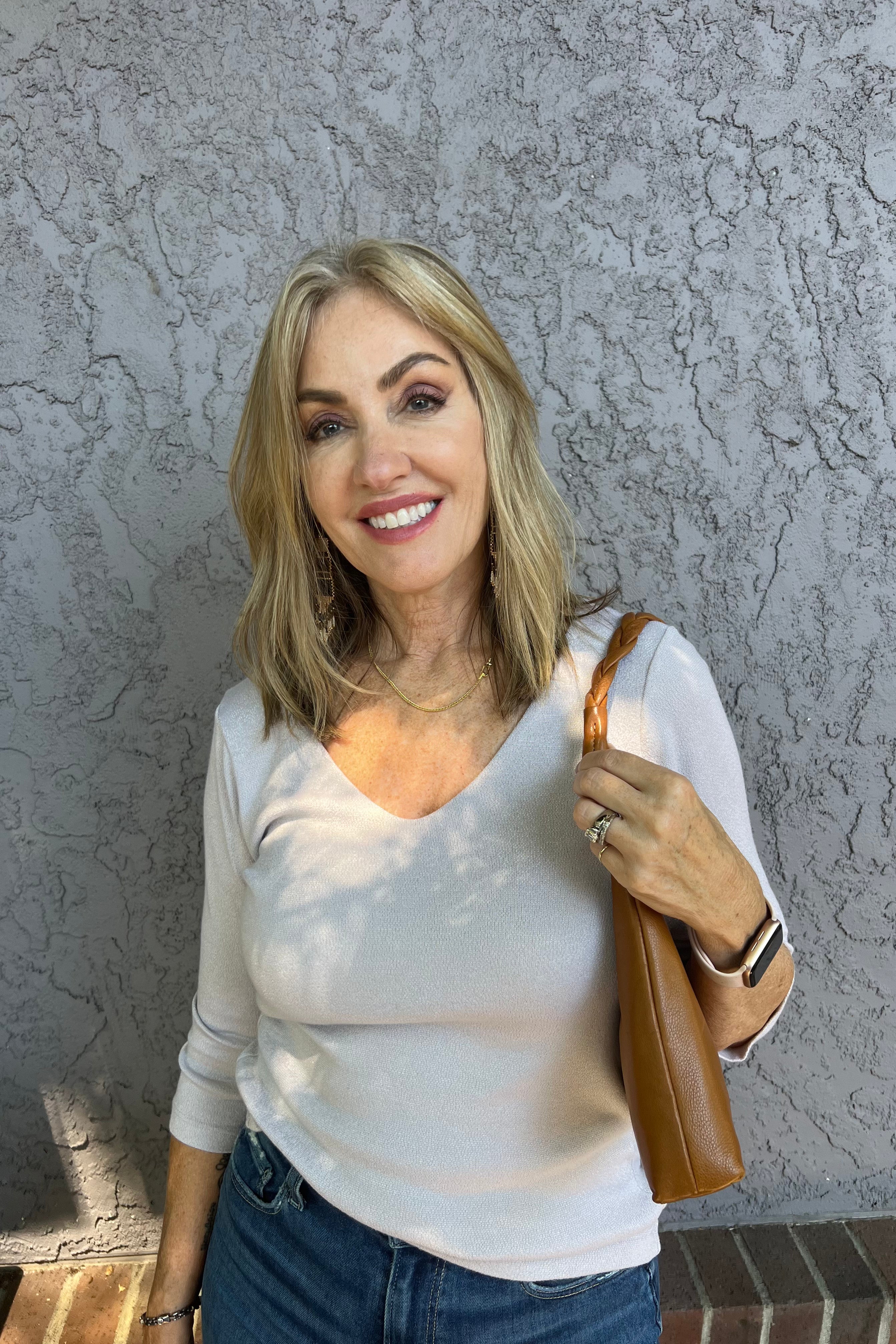 Angelina V-Neck-Cement