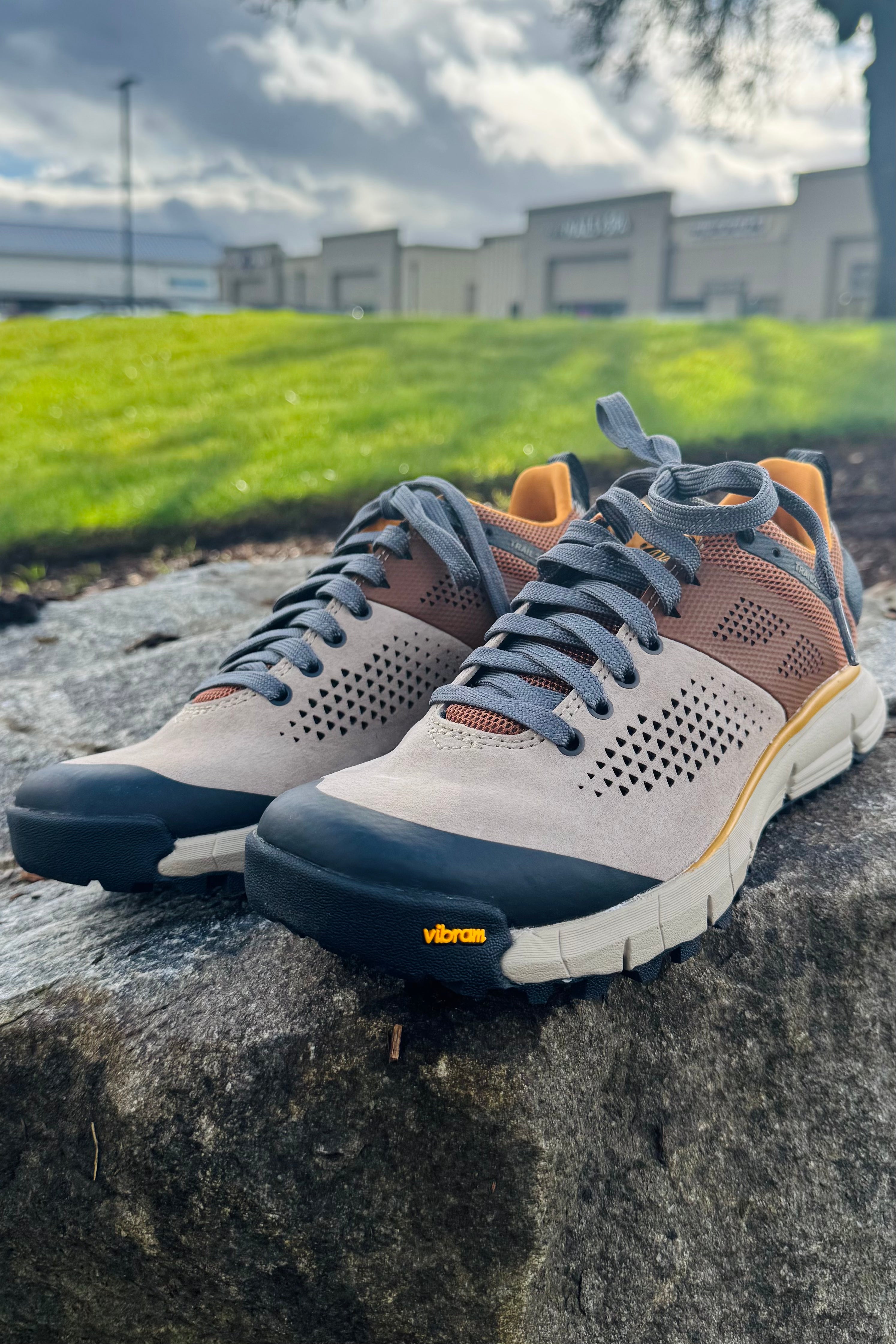 Built lightweight so your feet aren’t dragging by mile two, with legit stability thanks to that Trailguard shank and EXO heel support. Made for doing a quick weekend hike or clocking in miles.
Trail days, camping trips, walking the dog, random “let’s explore” moments. Very PNW