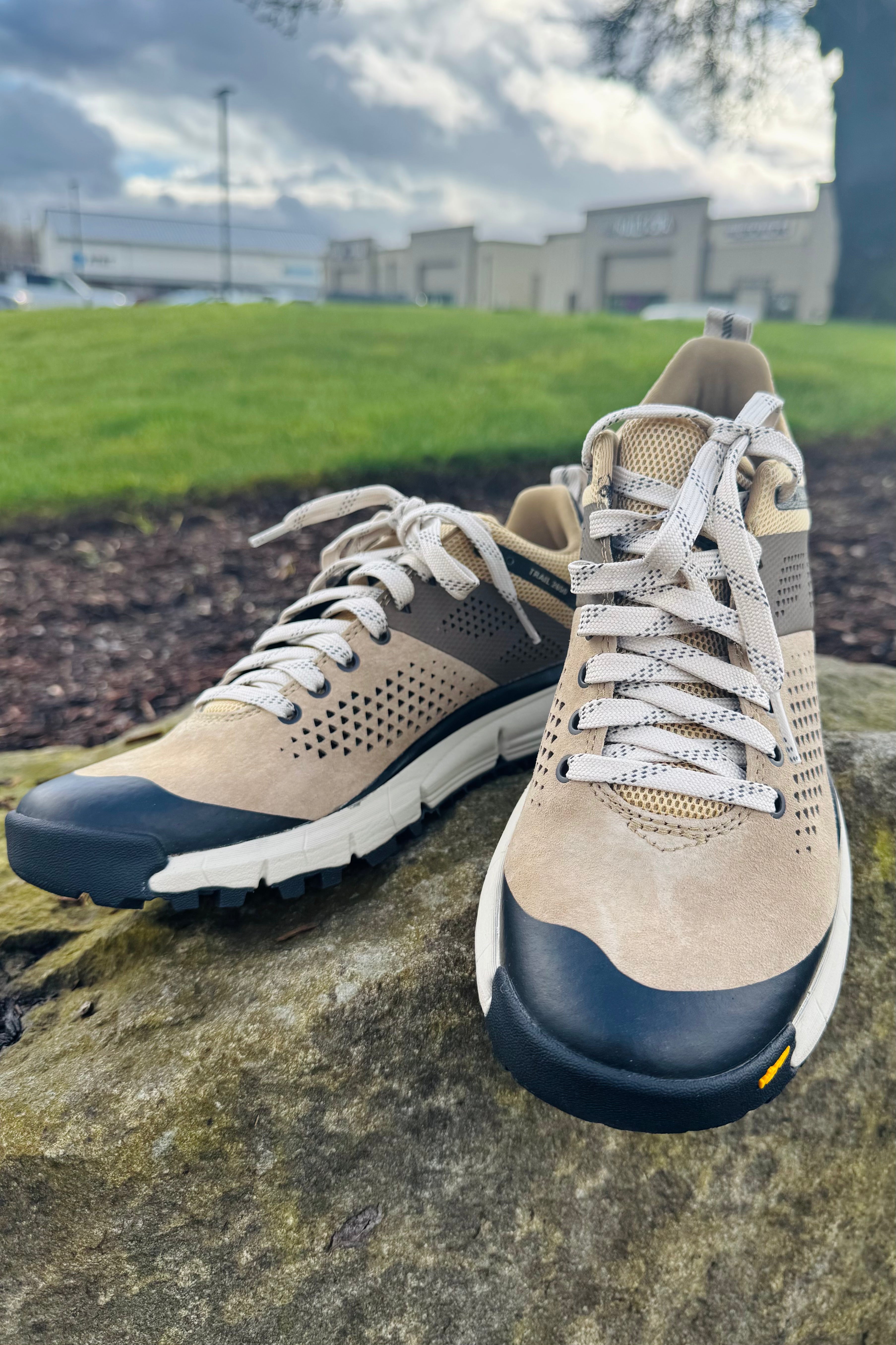 Lightweight, stable, and built to handle all kinds of terrain from a casual weekend getaway to serious mileage on the trails. True to size, comfy from the first step, and ready for whatever adventure. Very PNW