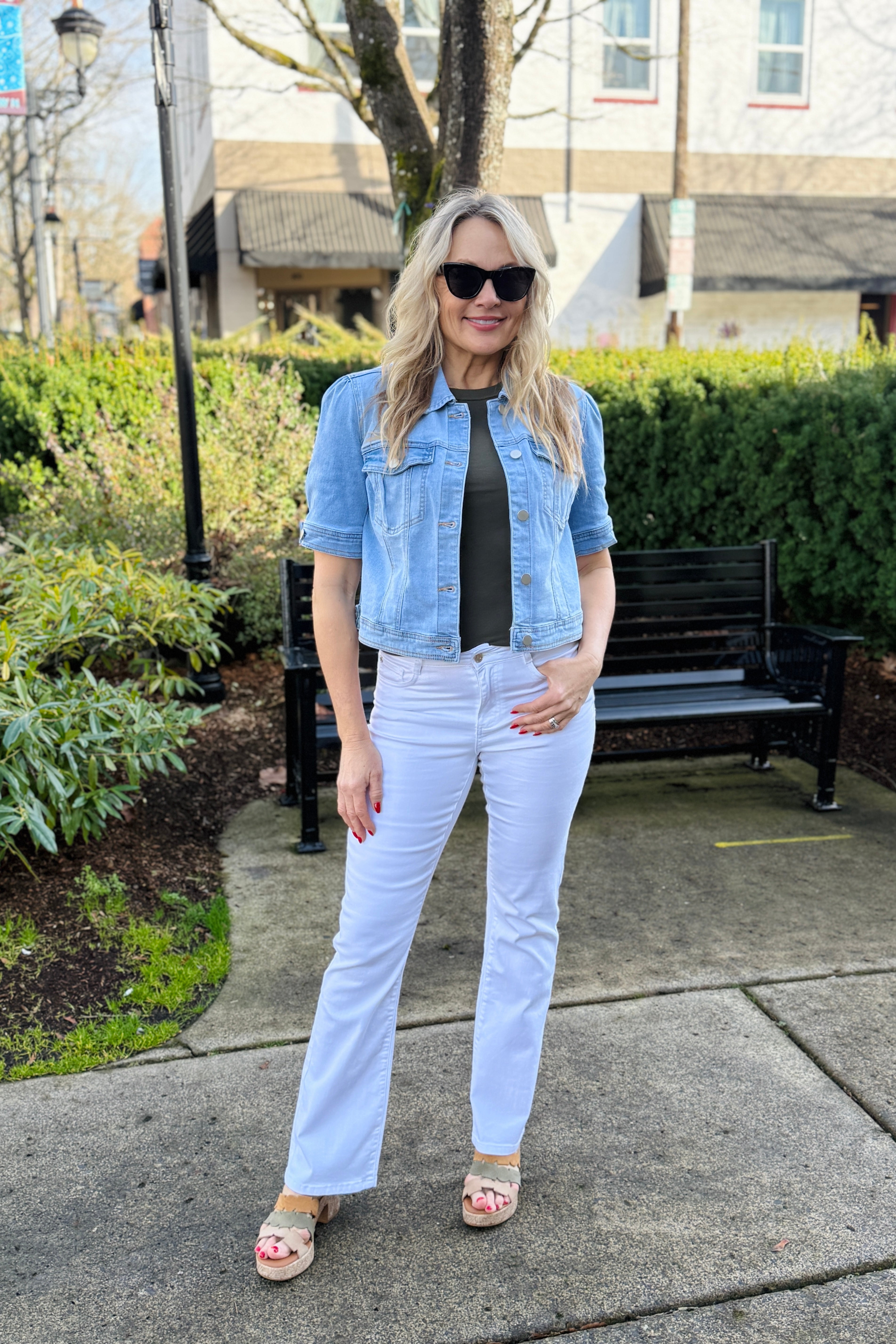 It's officially denim jacket season...which is Arktanas favorite season. We are loving all the denim coming in and cant wait to style these jackets so many different ways.