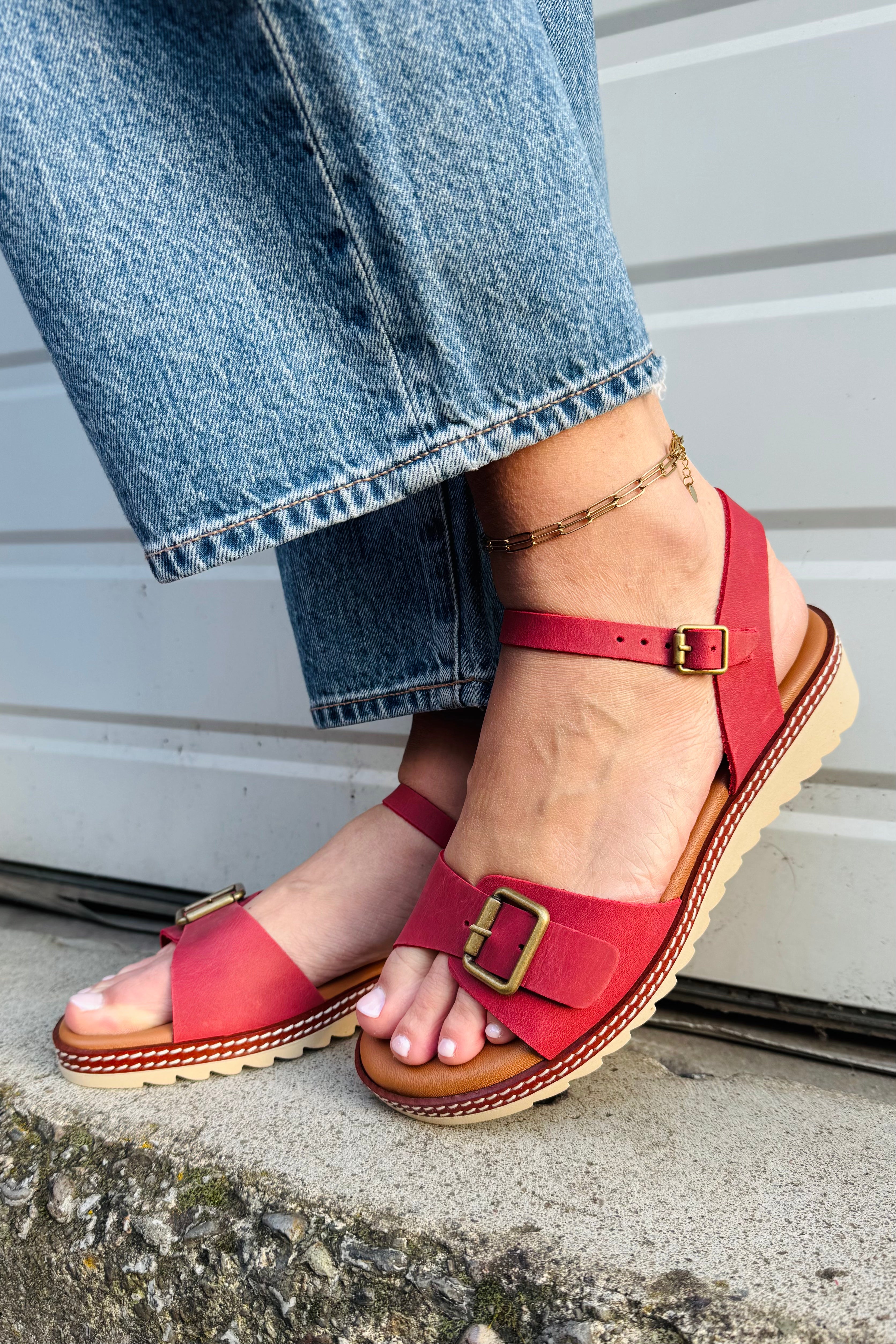 Frankie Sandal