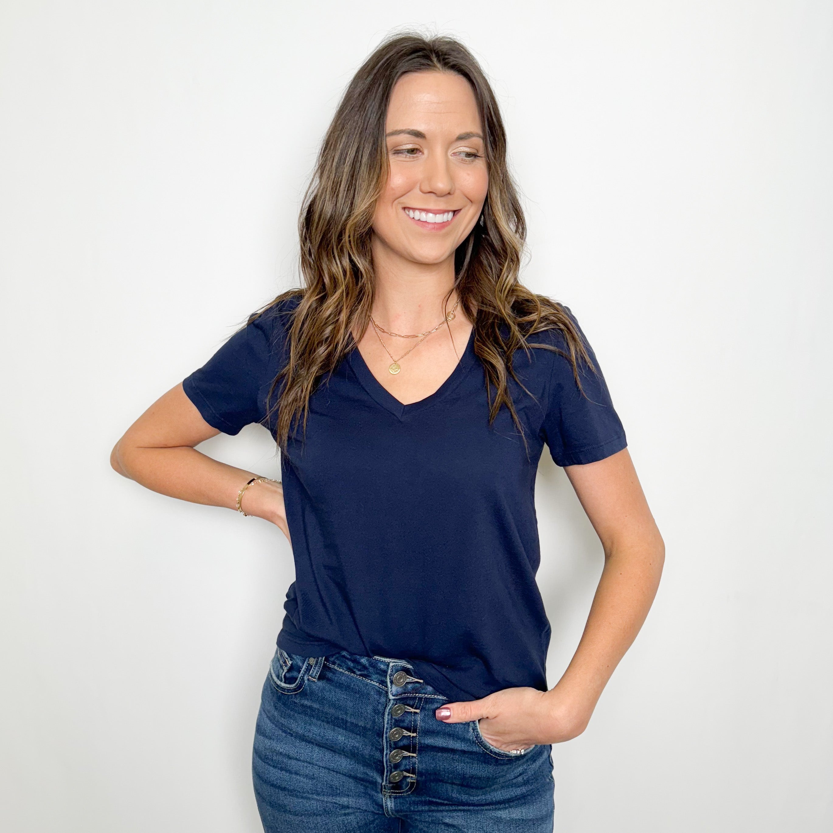 Daria Classic V-Neck
