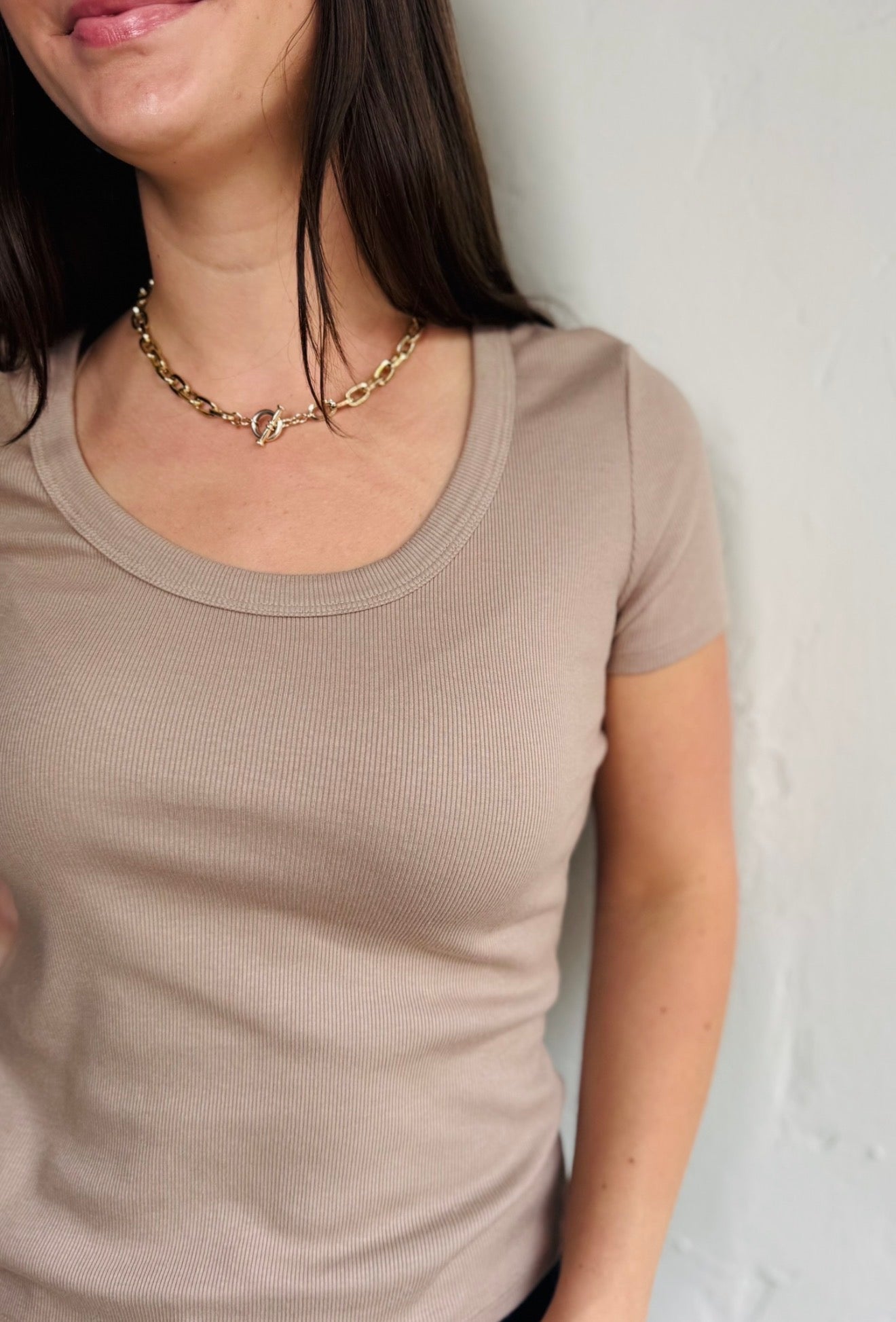 Calla Scoop Neck Tee - Macadamia