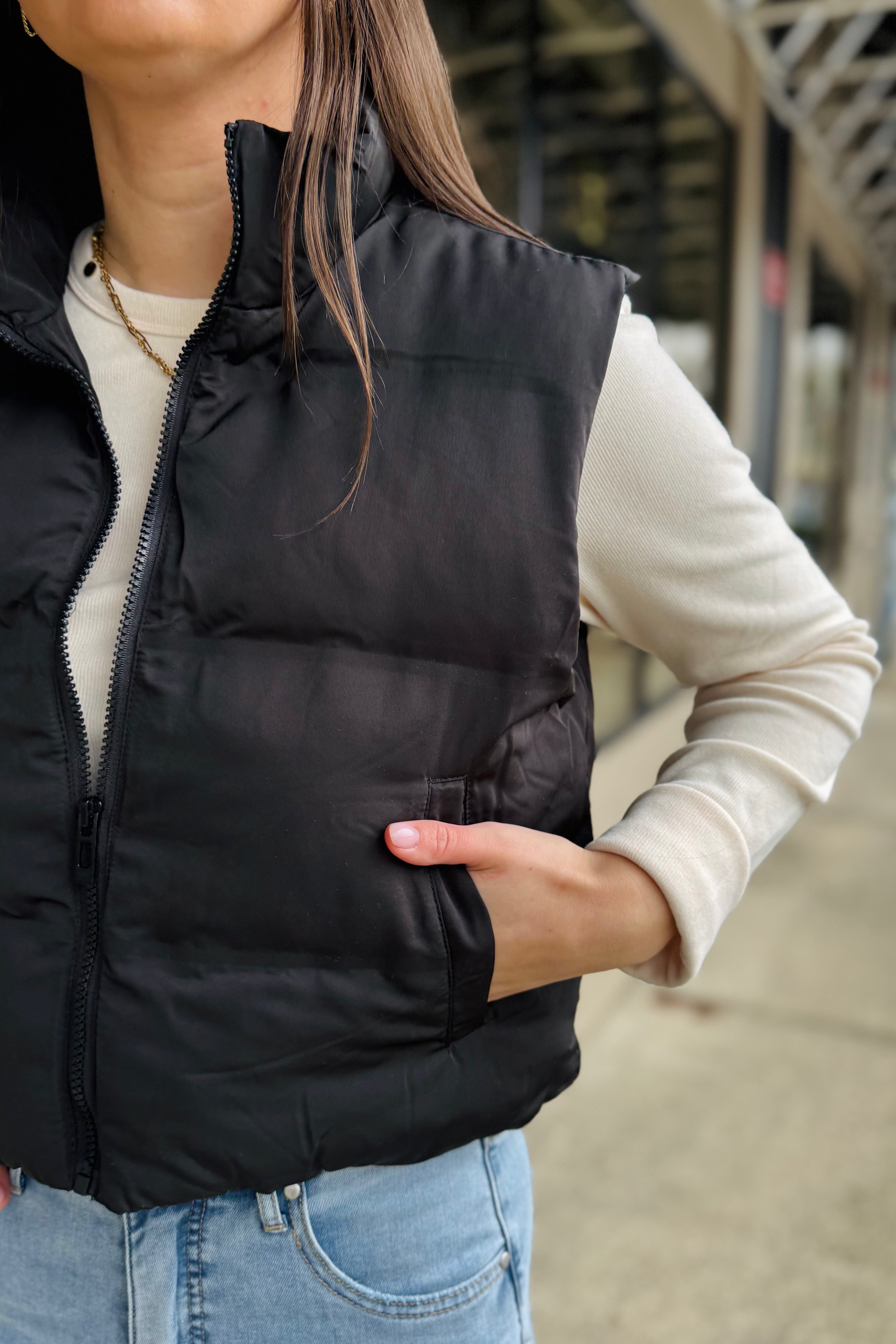 Issey Vest-Black
