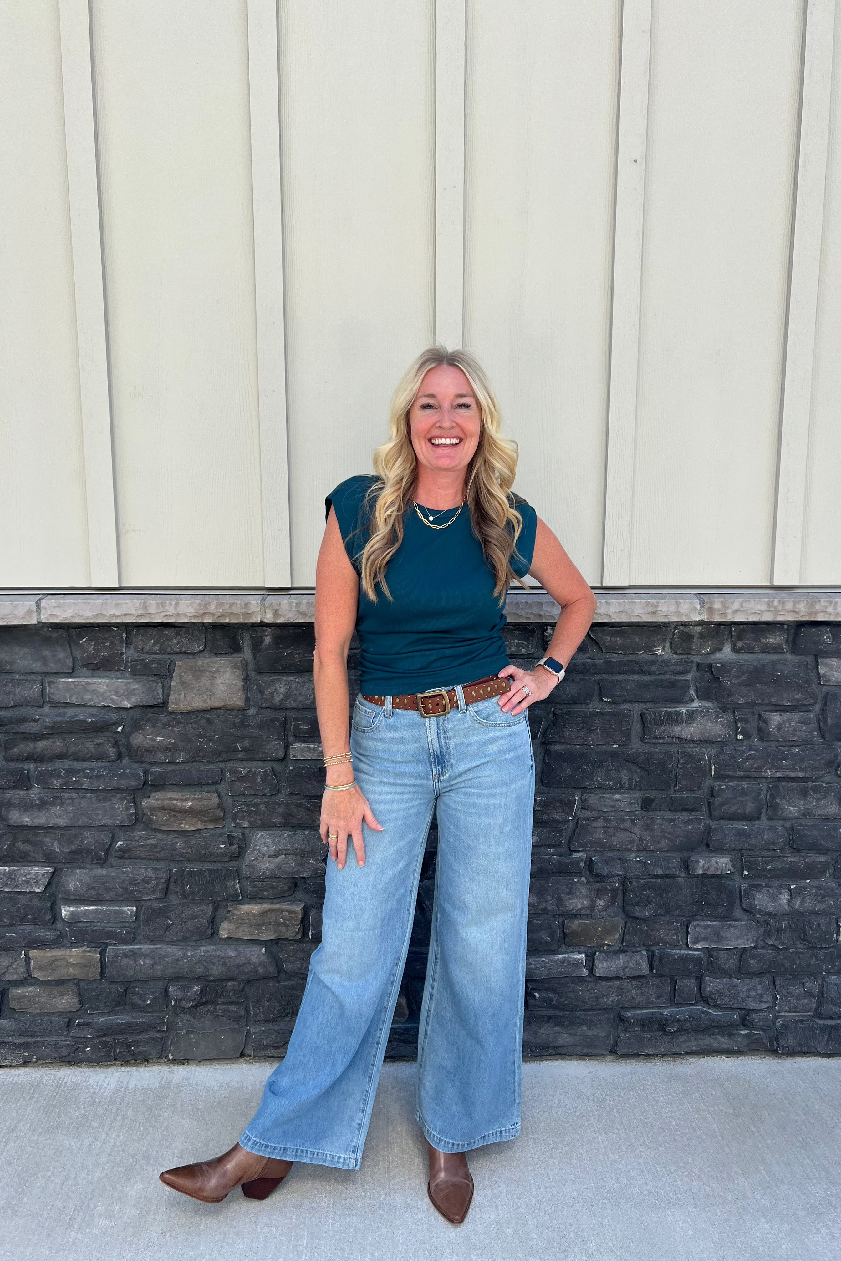 The Joni Top is similar to our popular Amara tee, but with a crew neck and a powerful shoulder design. It also has a slight crop and ruching on the sides. Crafted from our Ultra Rib fabric, it is highly durable and can be washed and treasured for many years.