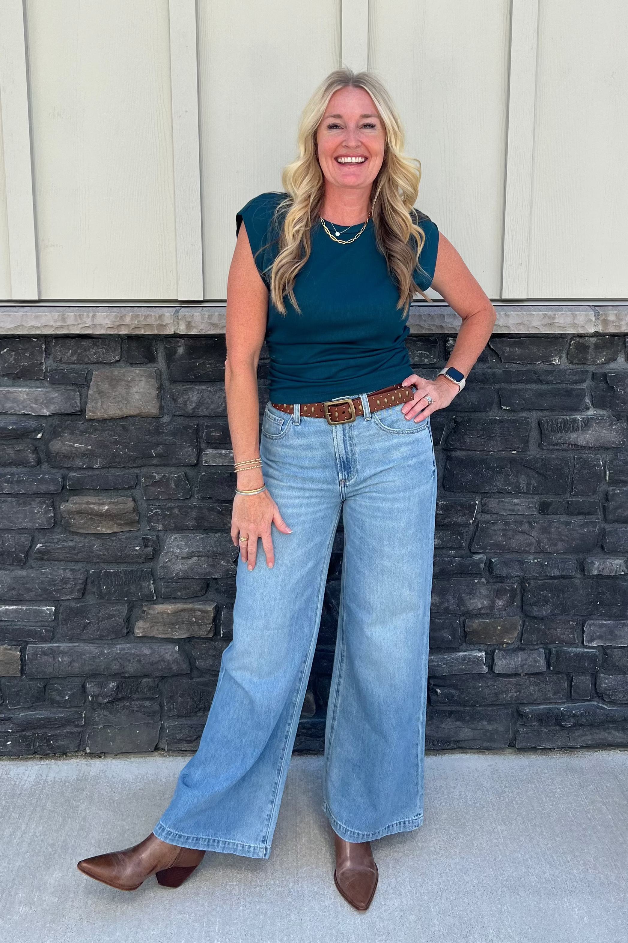 The Joni Top is similar to our popular Amara tee, but with a crew neck and a powerful shoulder design. It also has a slight crop and ruching on the sides. Crafted from our Ultra Rib fabric, it is highly durable and can be washed and treasured for many years.