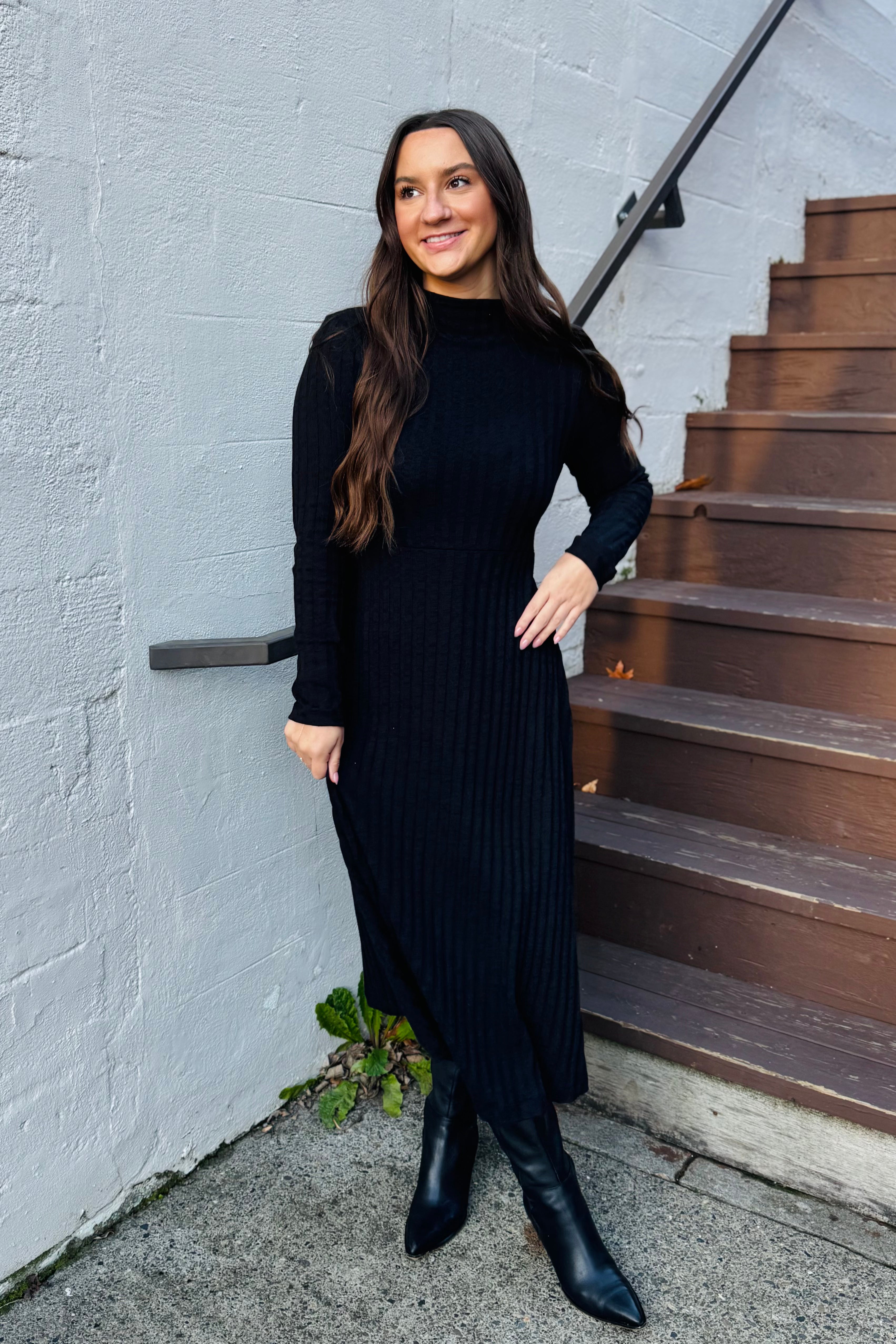 Consider this the ultimate cold-weather dress. The Lenox Midi Dress features a mock neckline and long sleeves with a flowing skirt. Designed from our signature London rib, the dress has a wide rib detail and a super soft fit. Warm, stylish and functional.