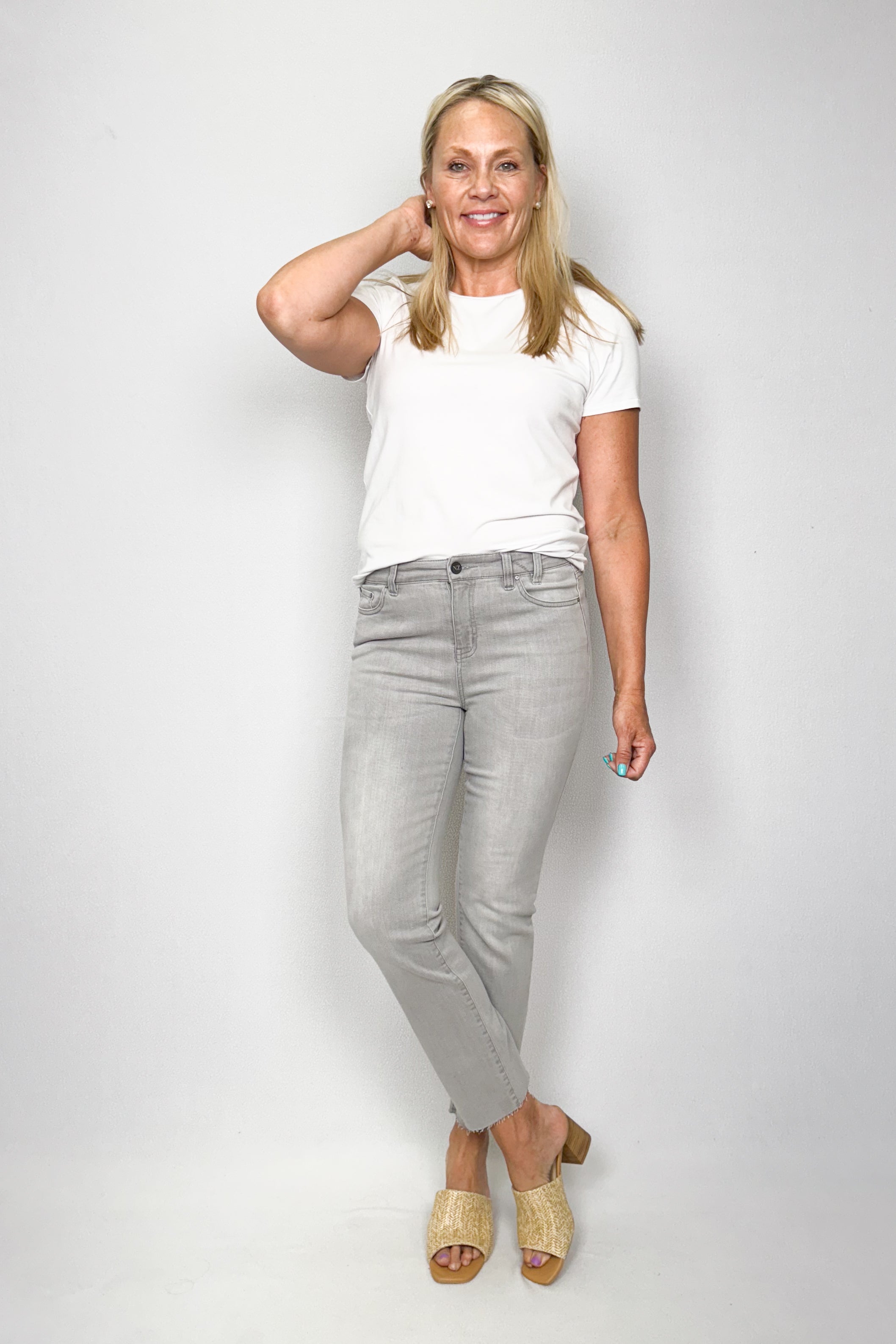 Mid Rise Straight Ankle Jeans