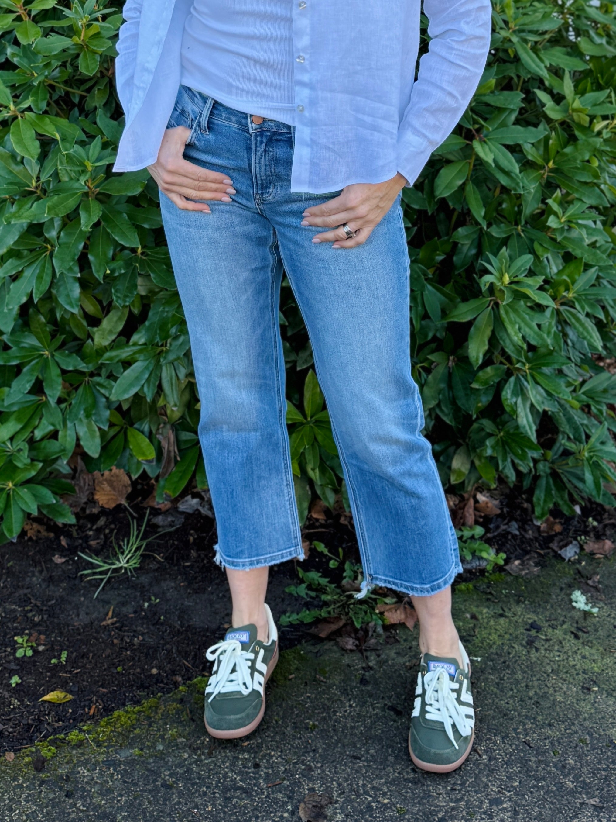 Mid Rise Crop Straight Jeans