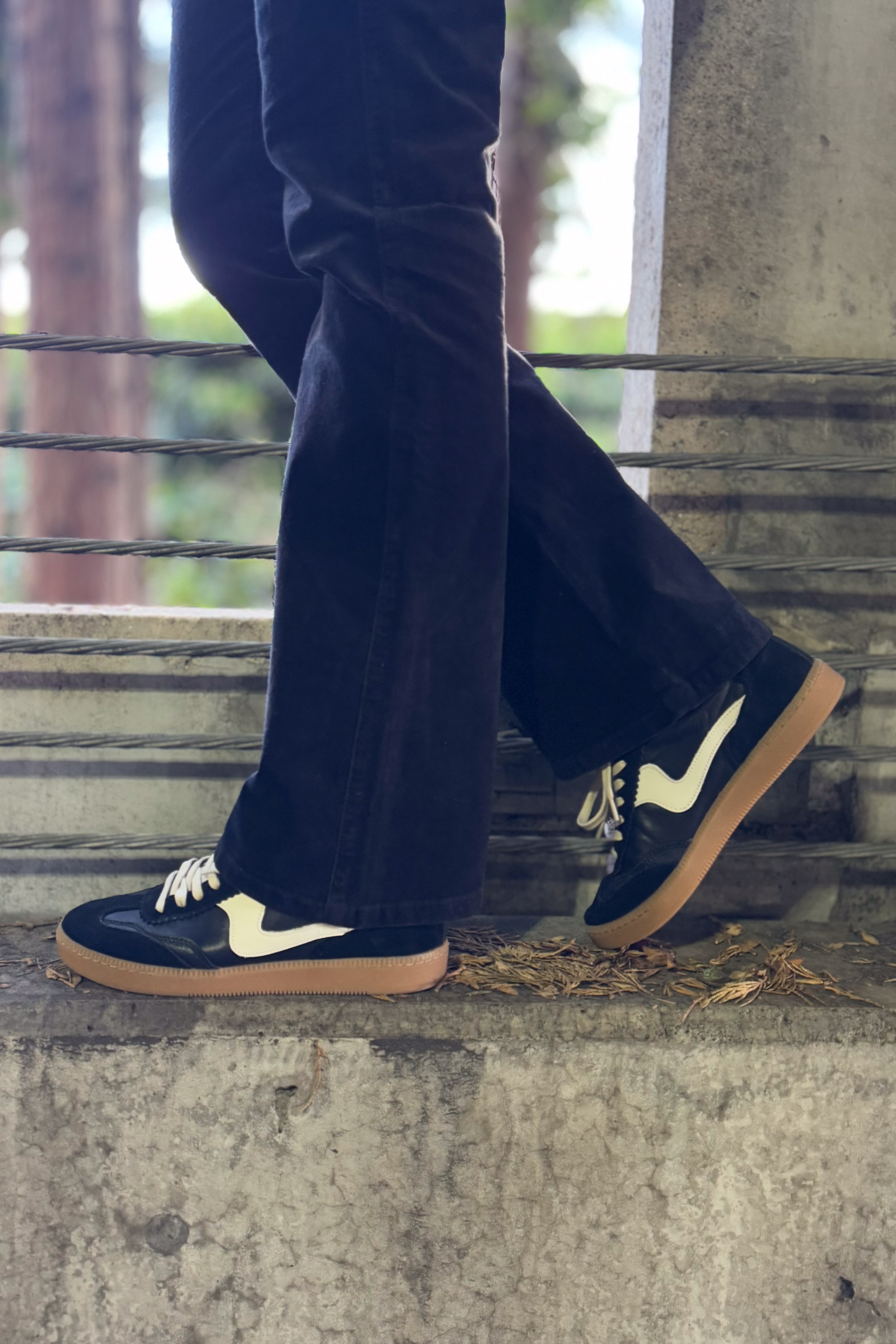 Notice Sneakers