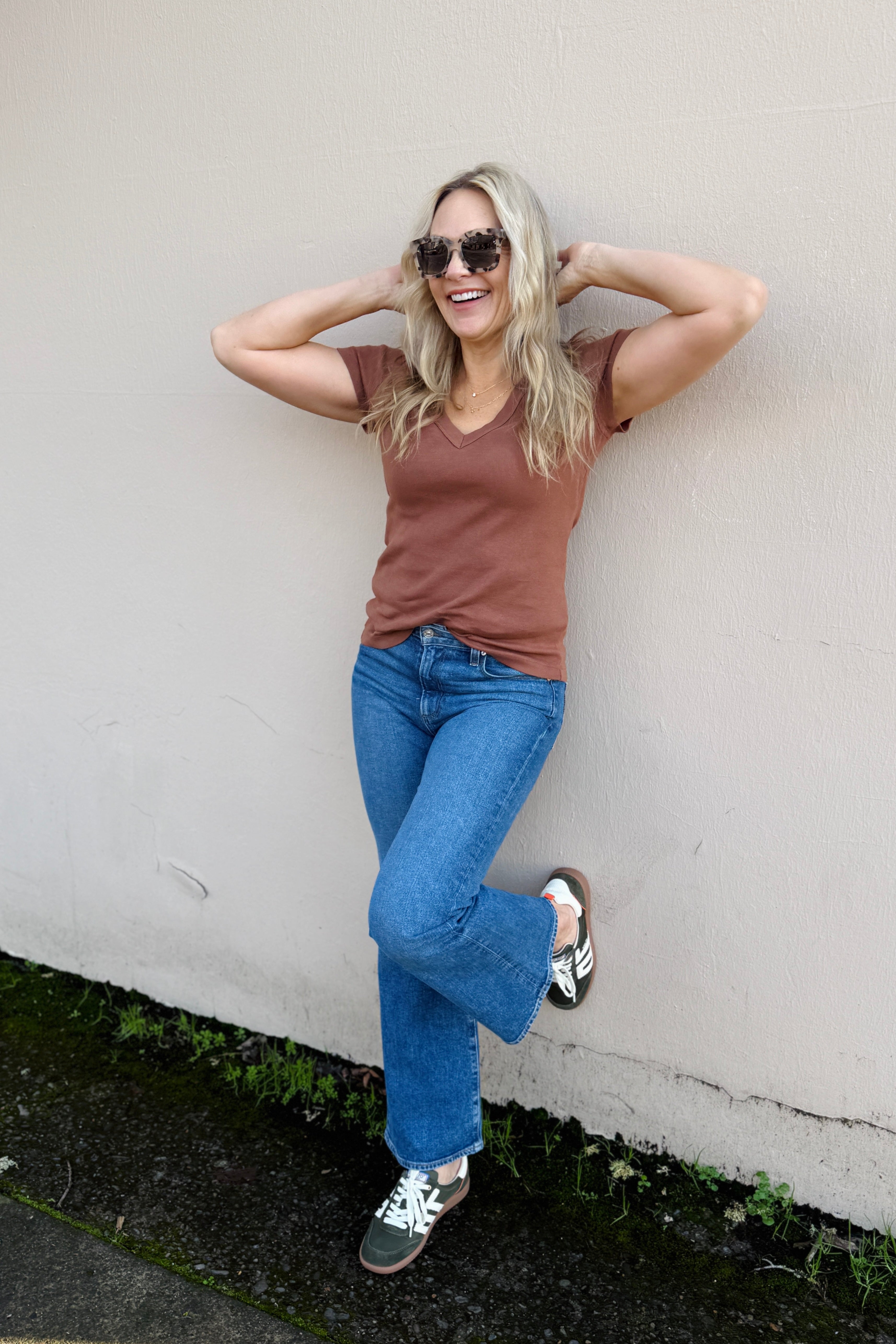 Nikki V-Neck Tee-Bark