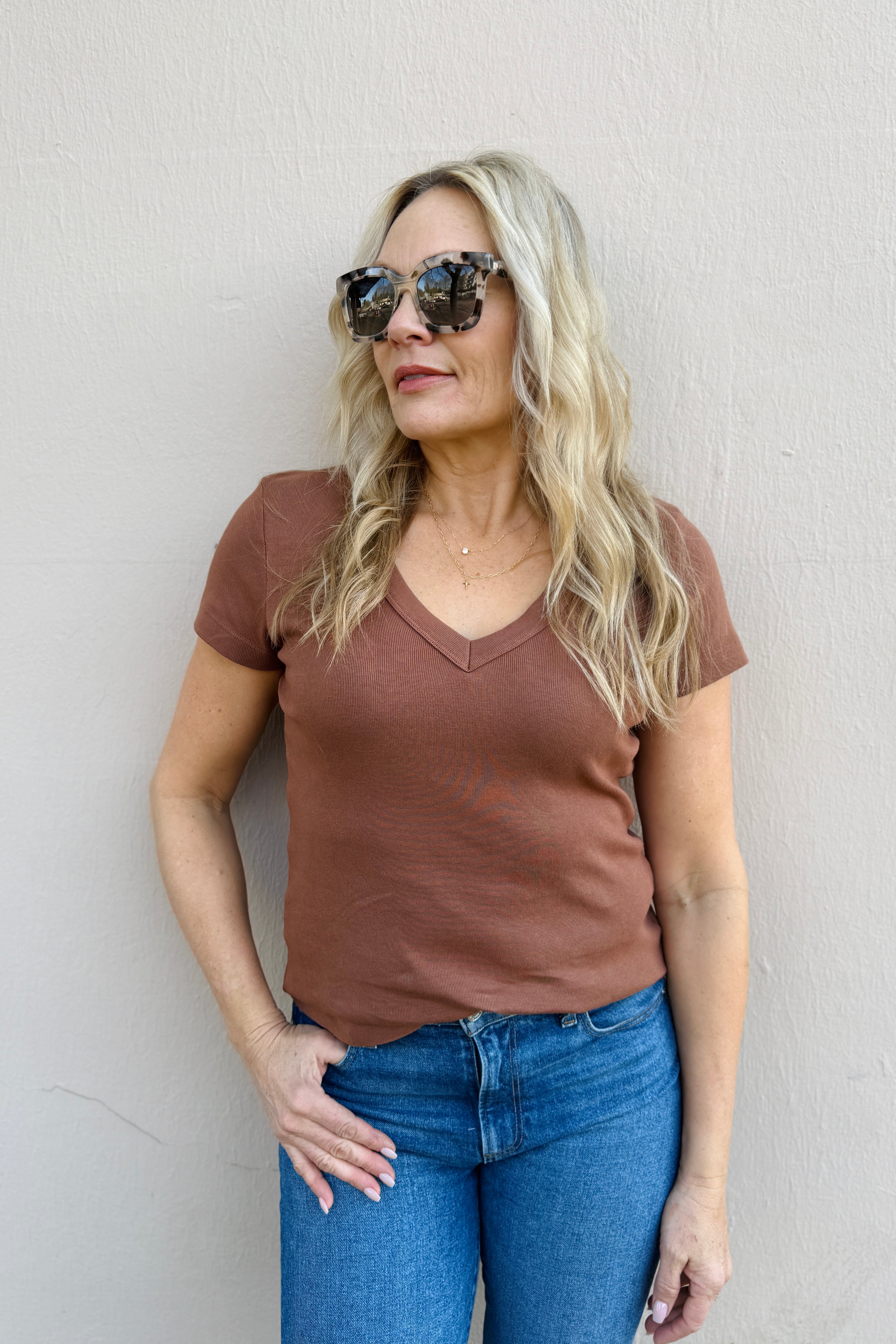 Nikki V-Neck Tee-Bark