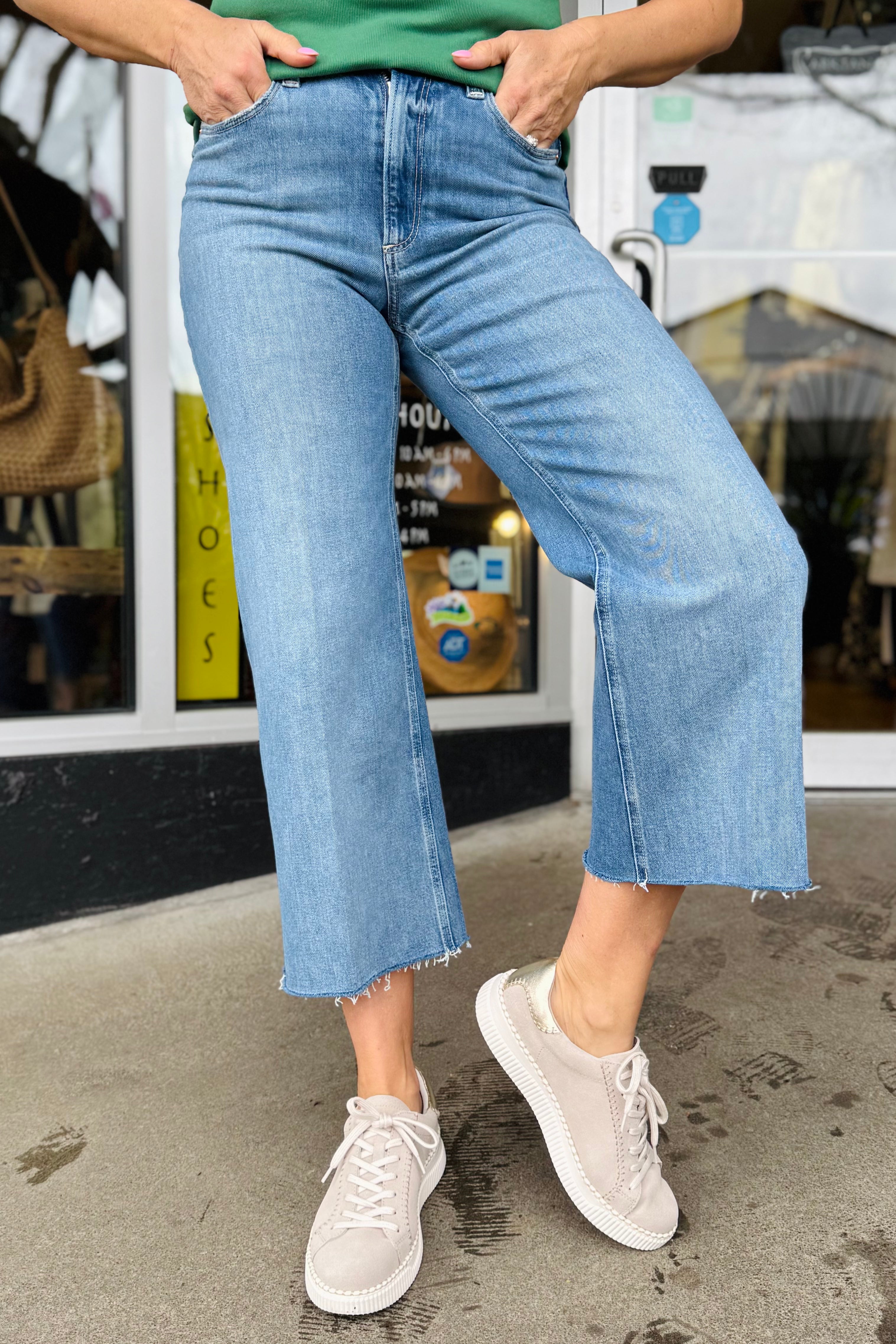 Anessa Raw Hem