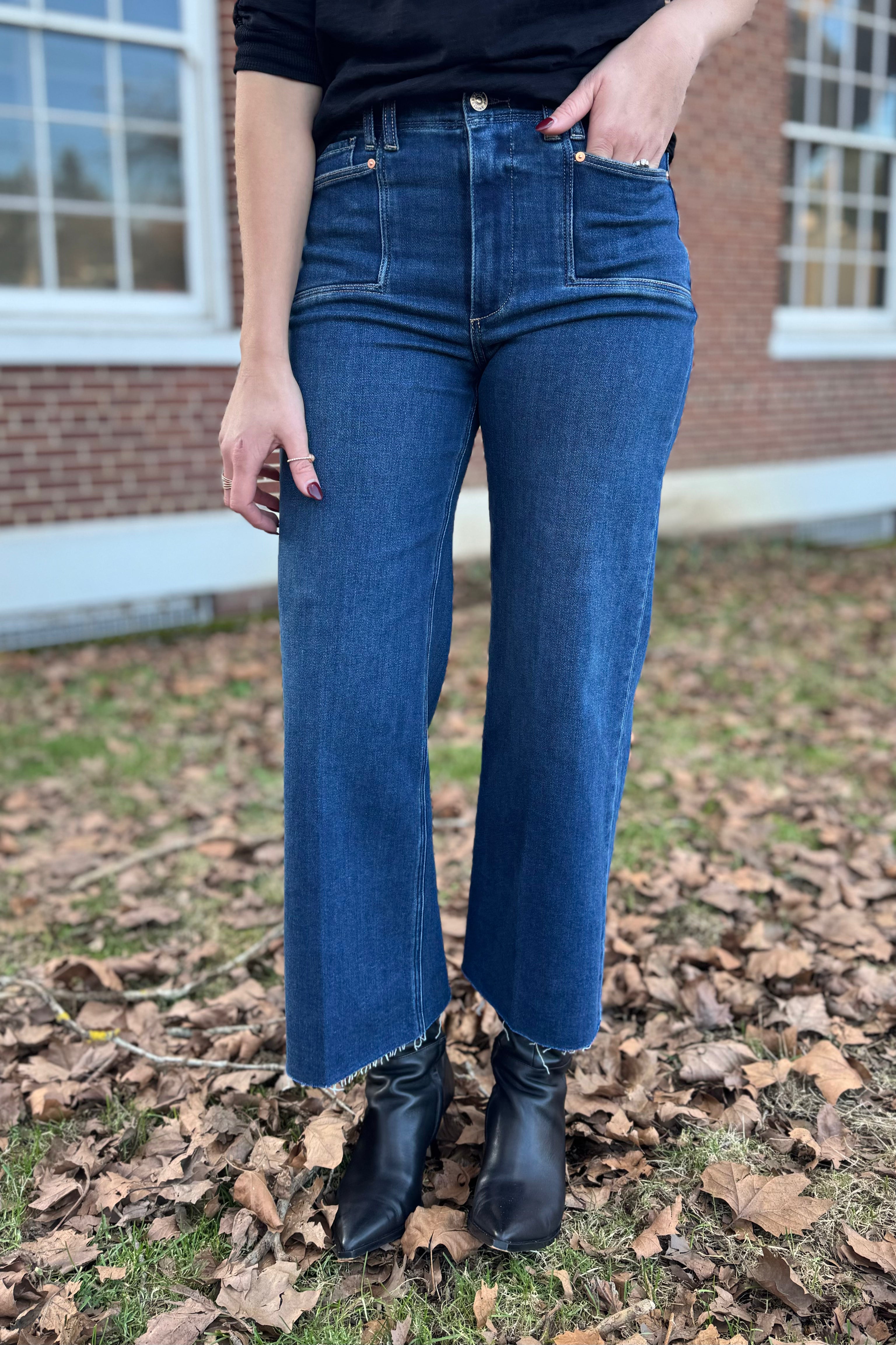 Anessa W/ Set In Pockets + Raw Hem