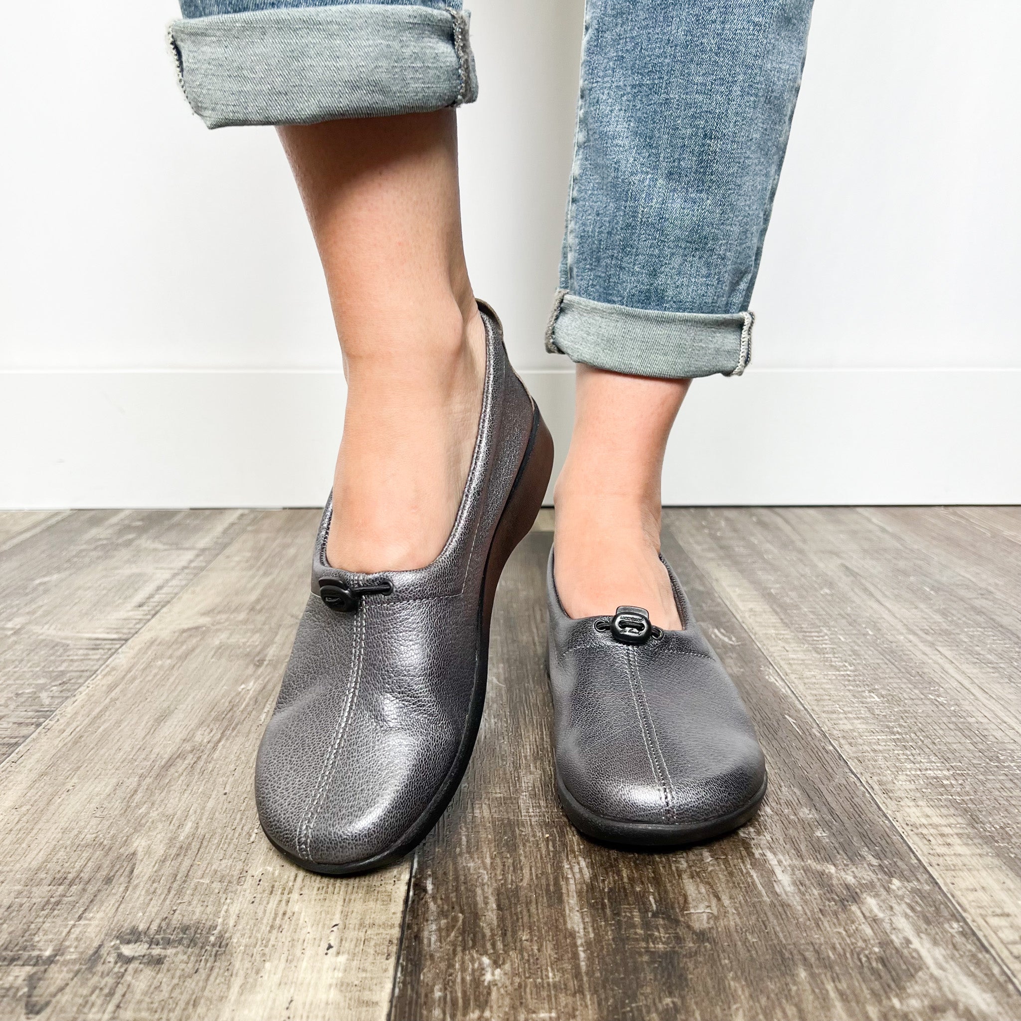 Queen II Slip On