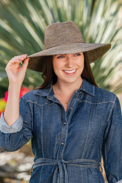 Victoria Fedora Diva-Suede