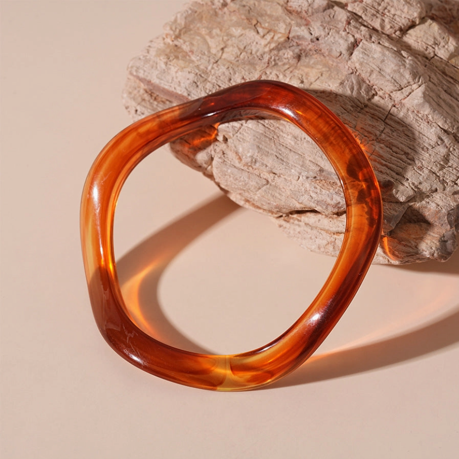 Irregular Wave Single Acrylic Bracelet