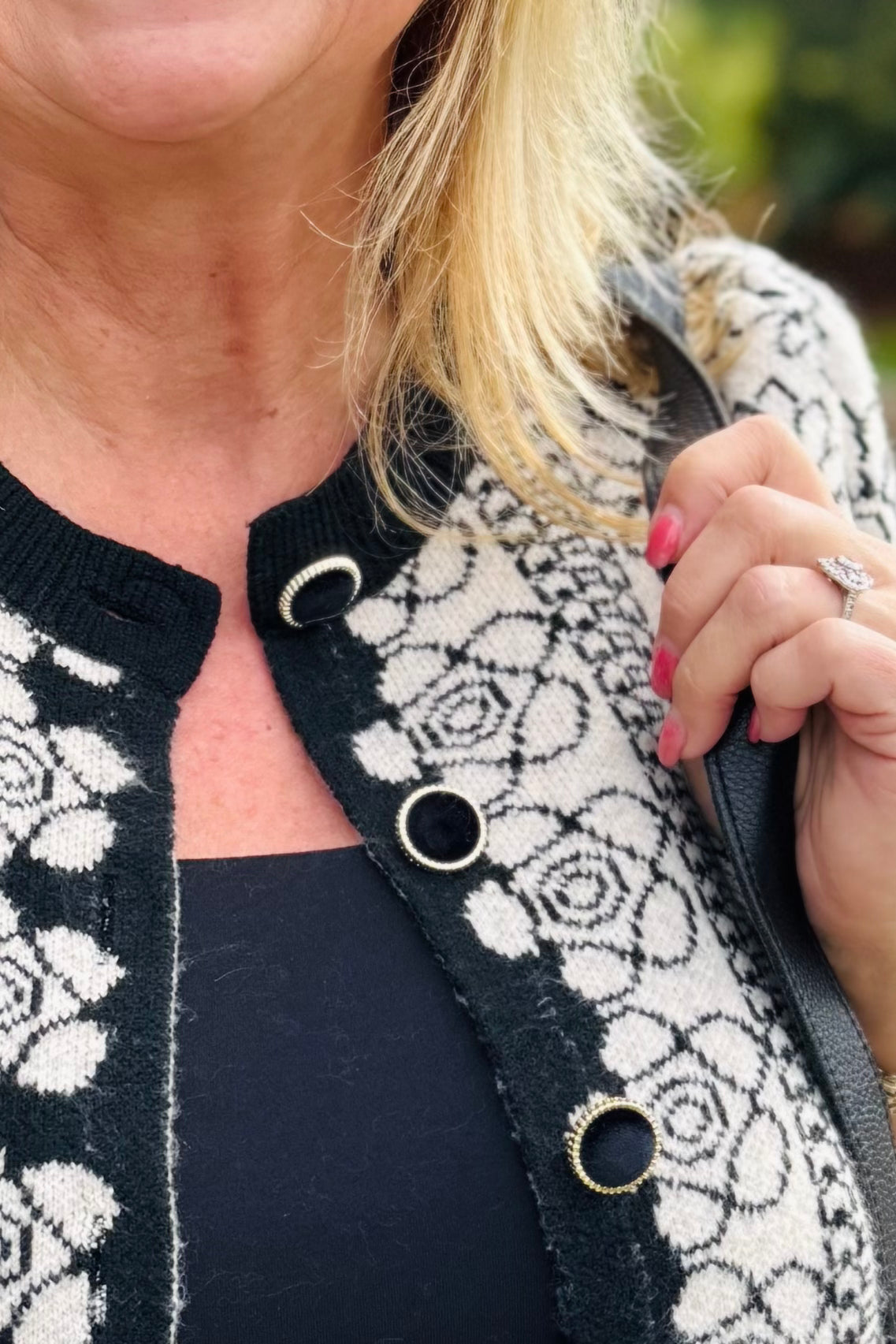 Short Sleeve Floral Detail Knit Cardigan