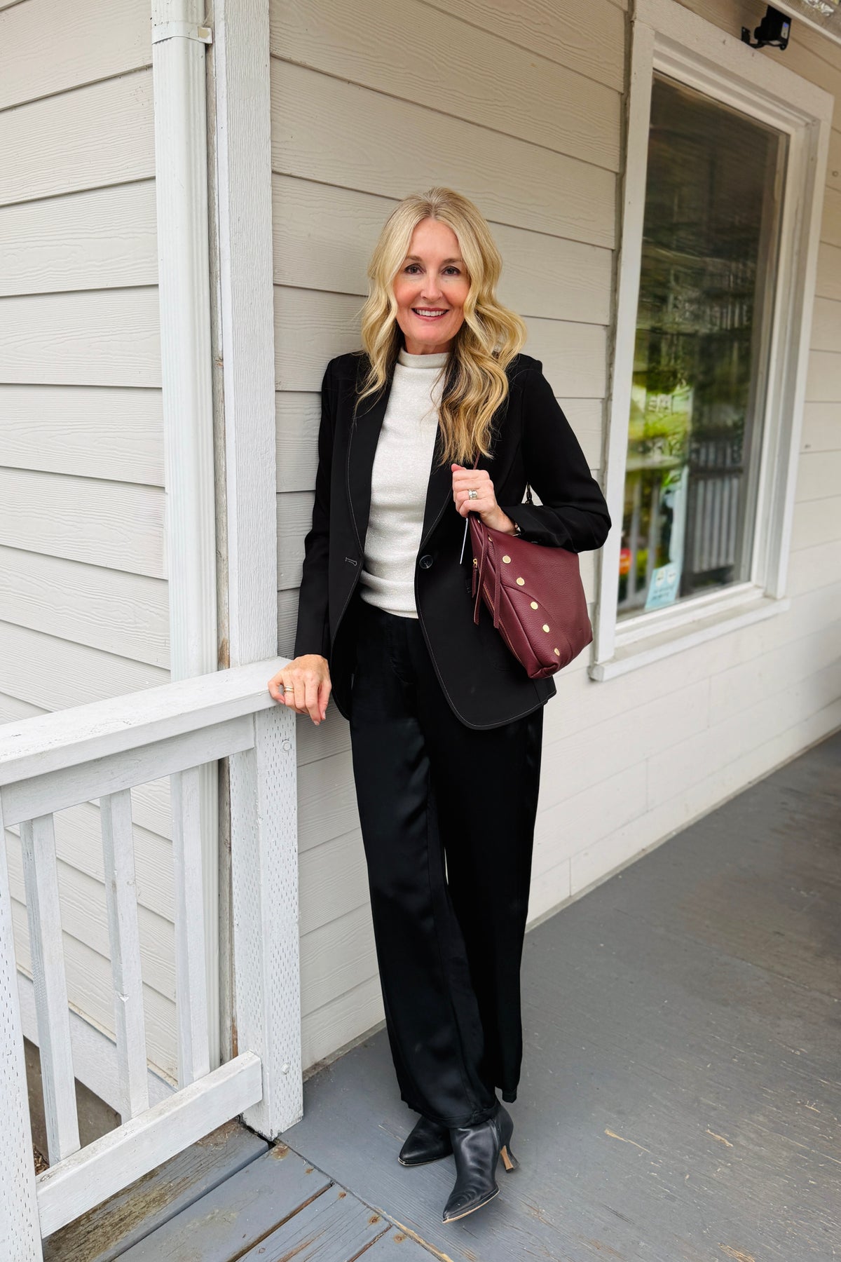 Sleek Stretch Accent Stitch Blazer