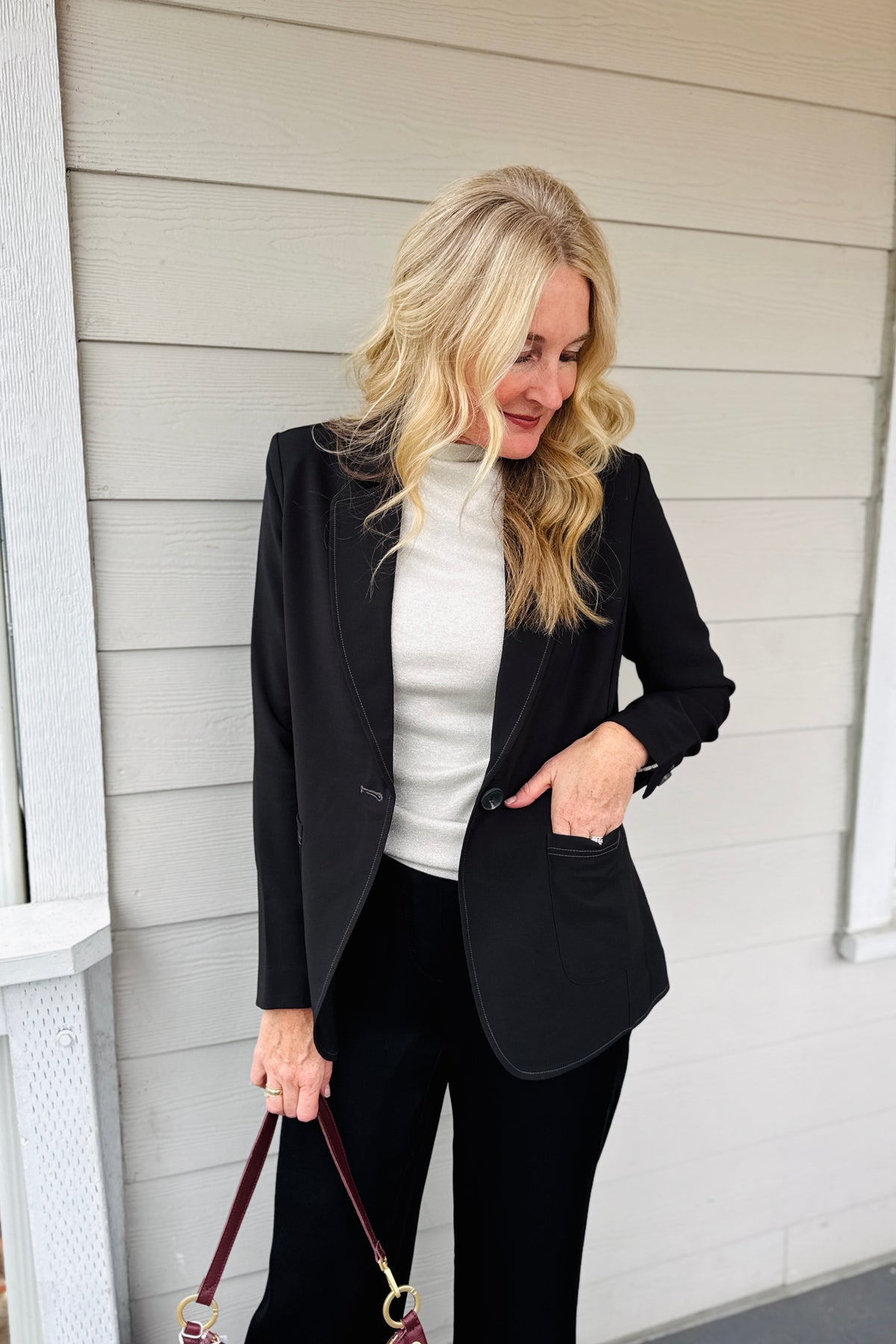 Sleek Stretch Accent Stitch Blazer