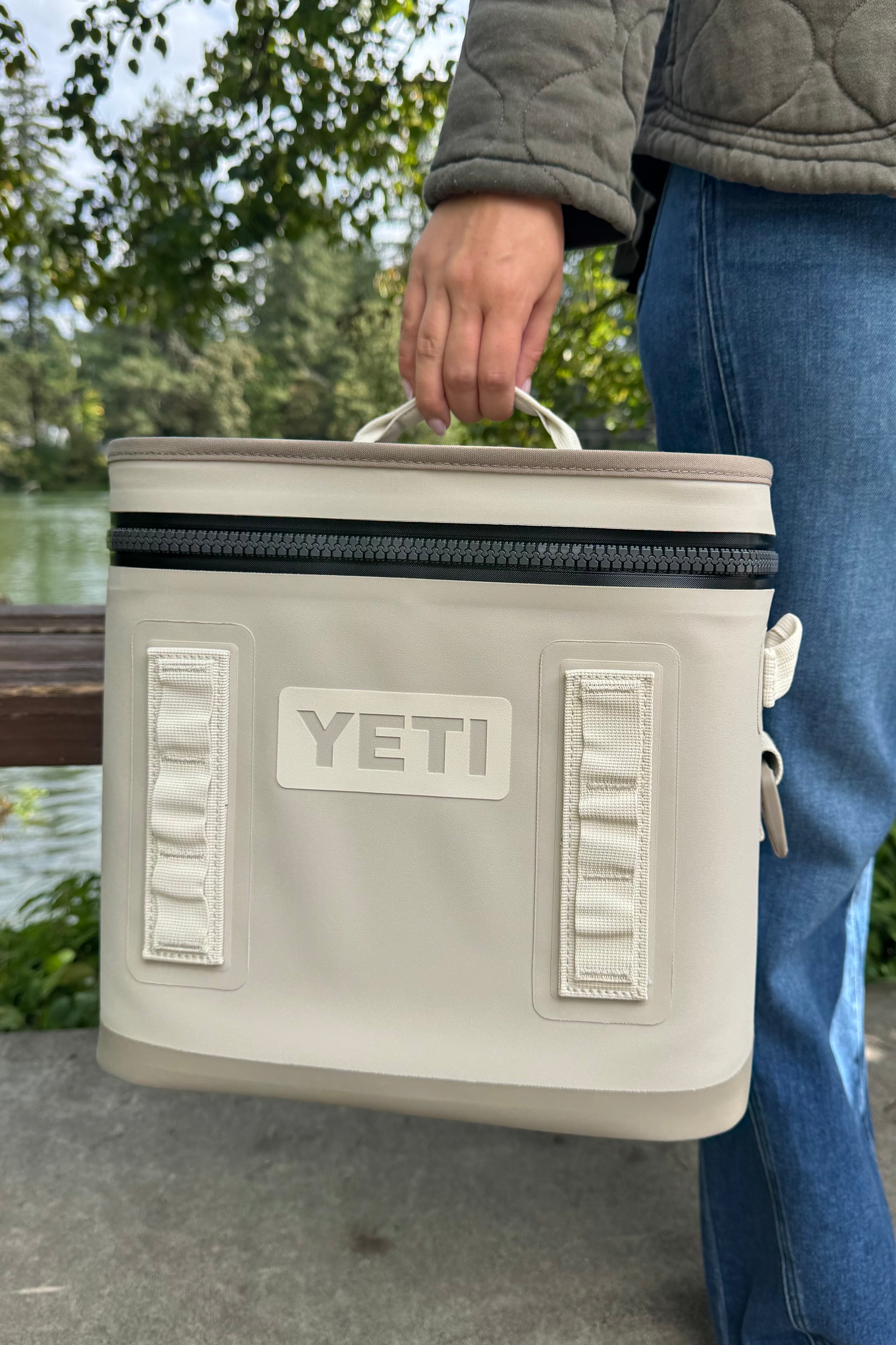 YETI Hopper Flip 12 Soft Cooler - Cape Taupe