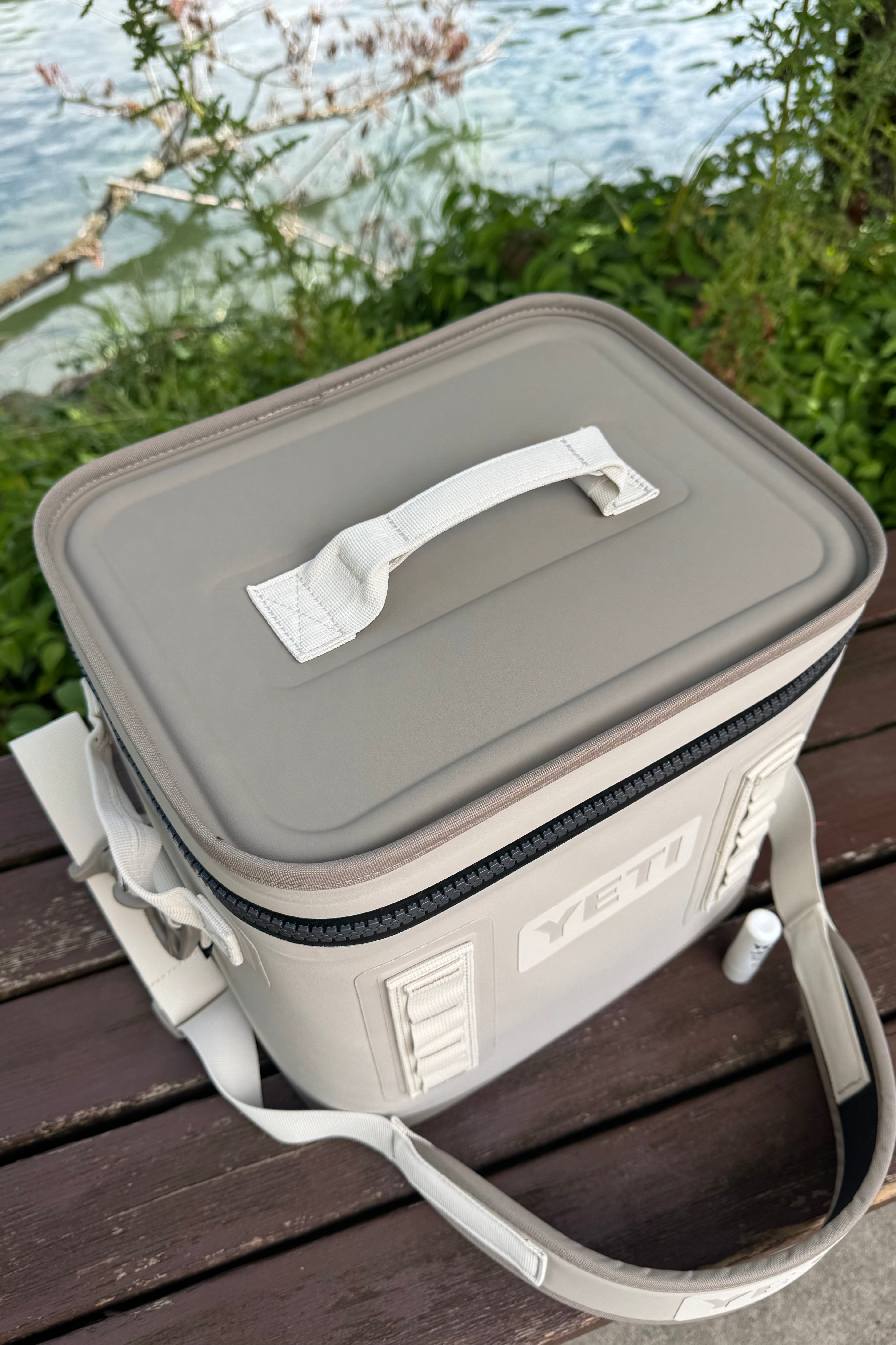 YETI Hopper Flip 12 Soft Cooler - Cape Taupe