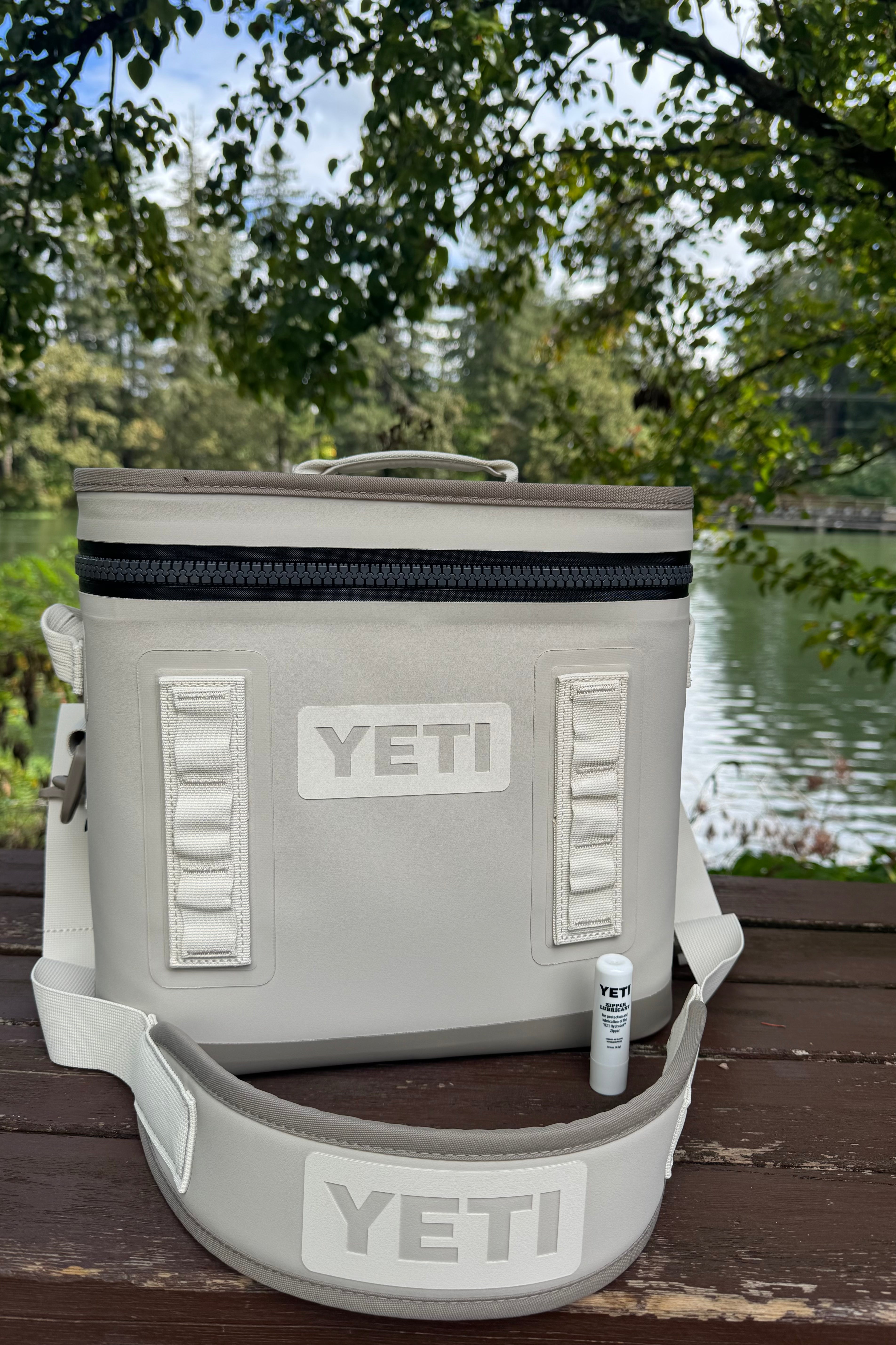 YETI Hopper Flip 12 Soft Cooler - Cape Taupe