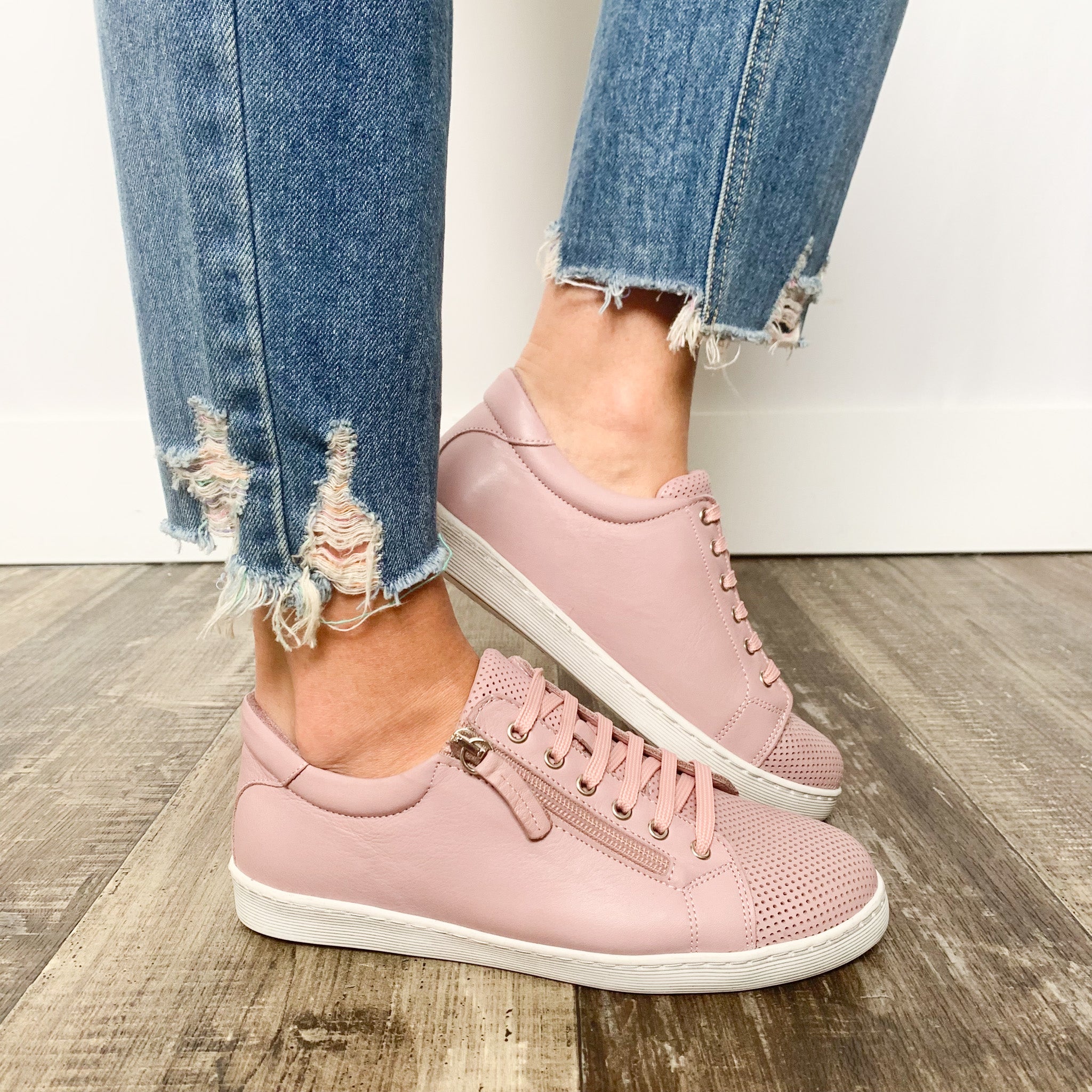 Tommie Perf Sneaker