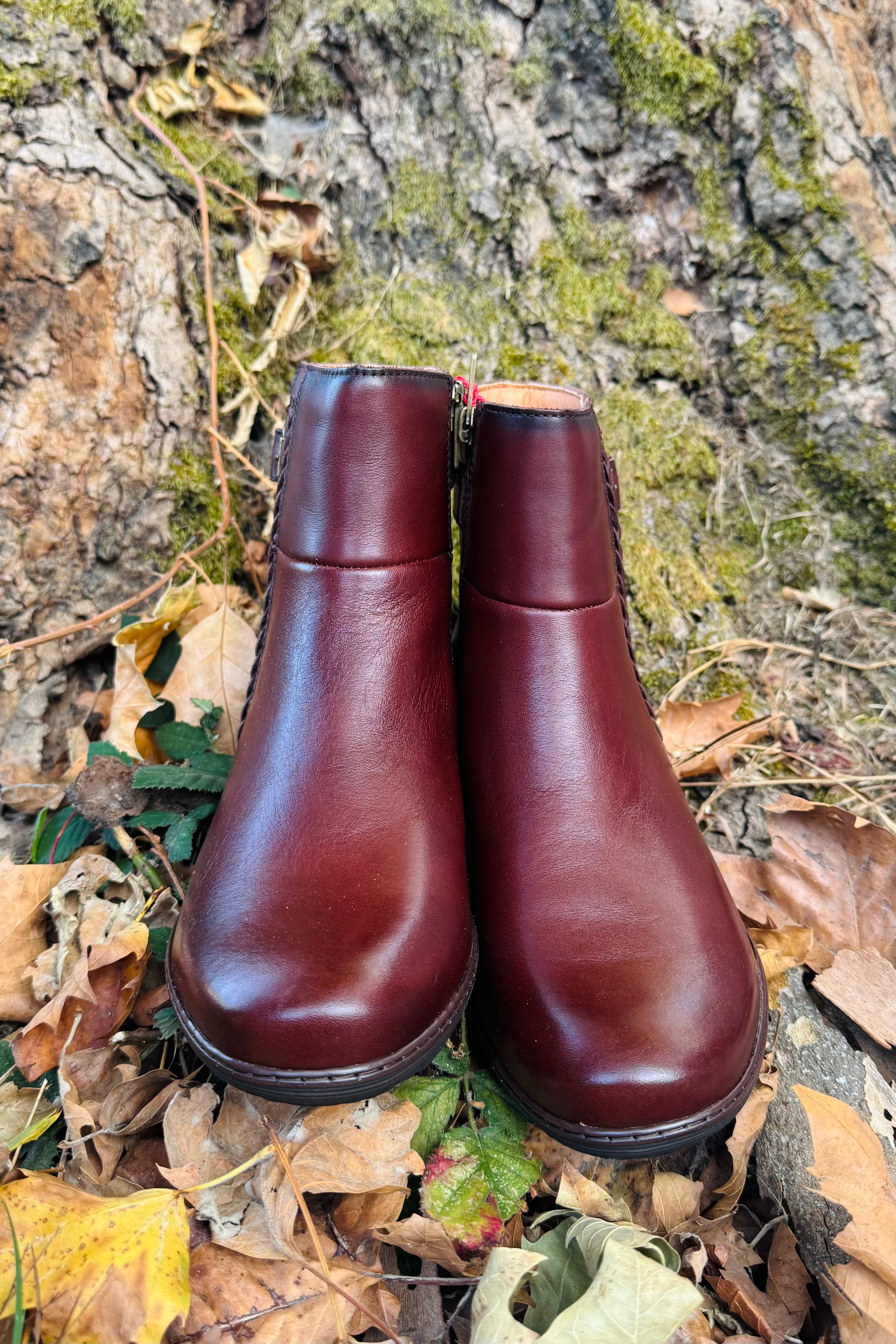 Utiel Buckle Ankle Boot - Caoba