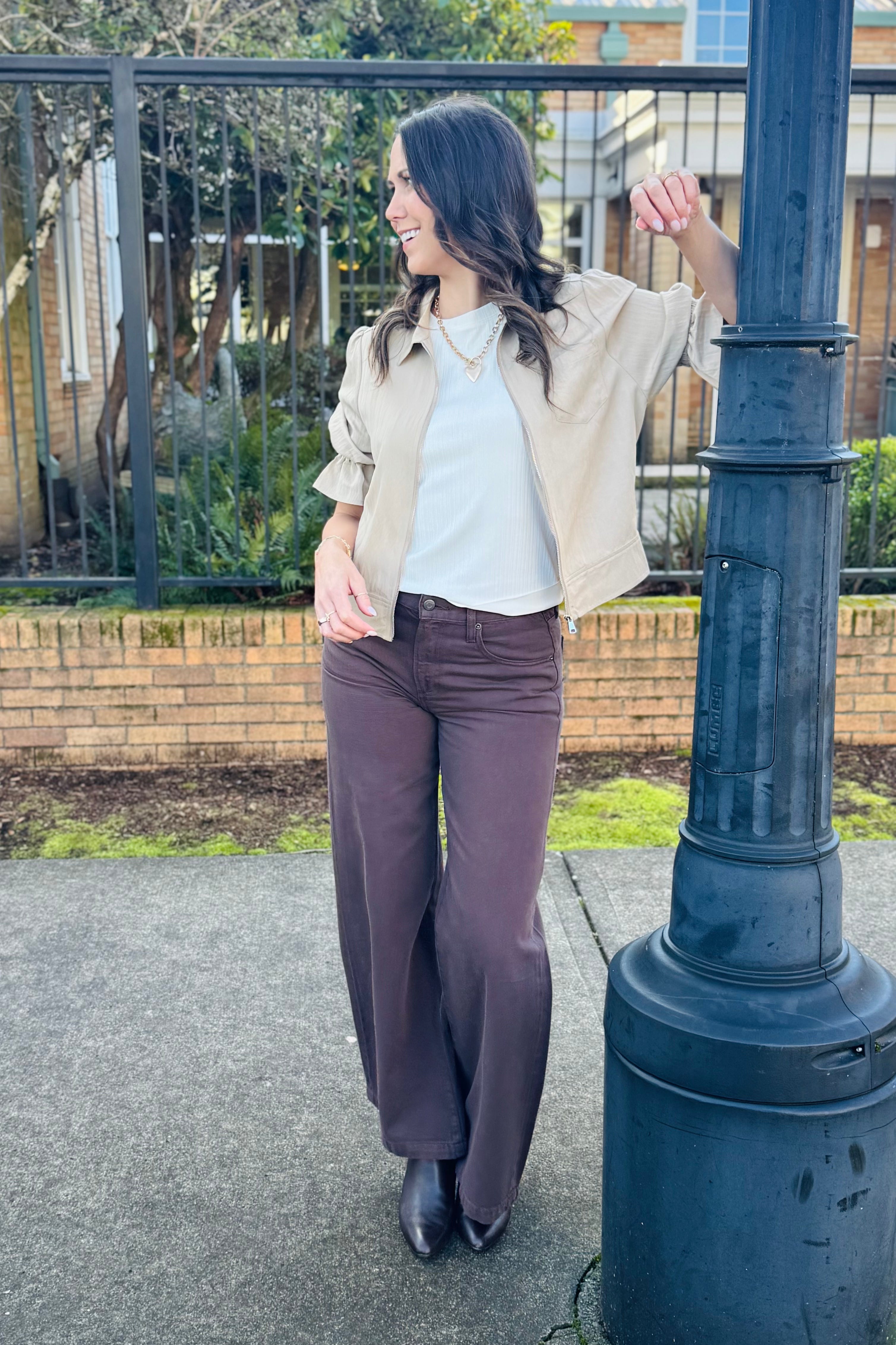 Throw it on with leggings and sneakers for school drop-off or errands, or pair it with denim and a simple tee for an easy everyday look. It also layers perfectly over a tank with joggers for travel days or weekend sports runs.The zip front makes it easy to take on and off, and the pockets are perfect for your phone and keys when you don’t want to carry much.