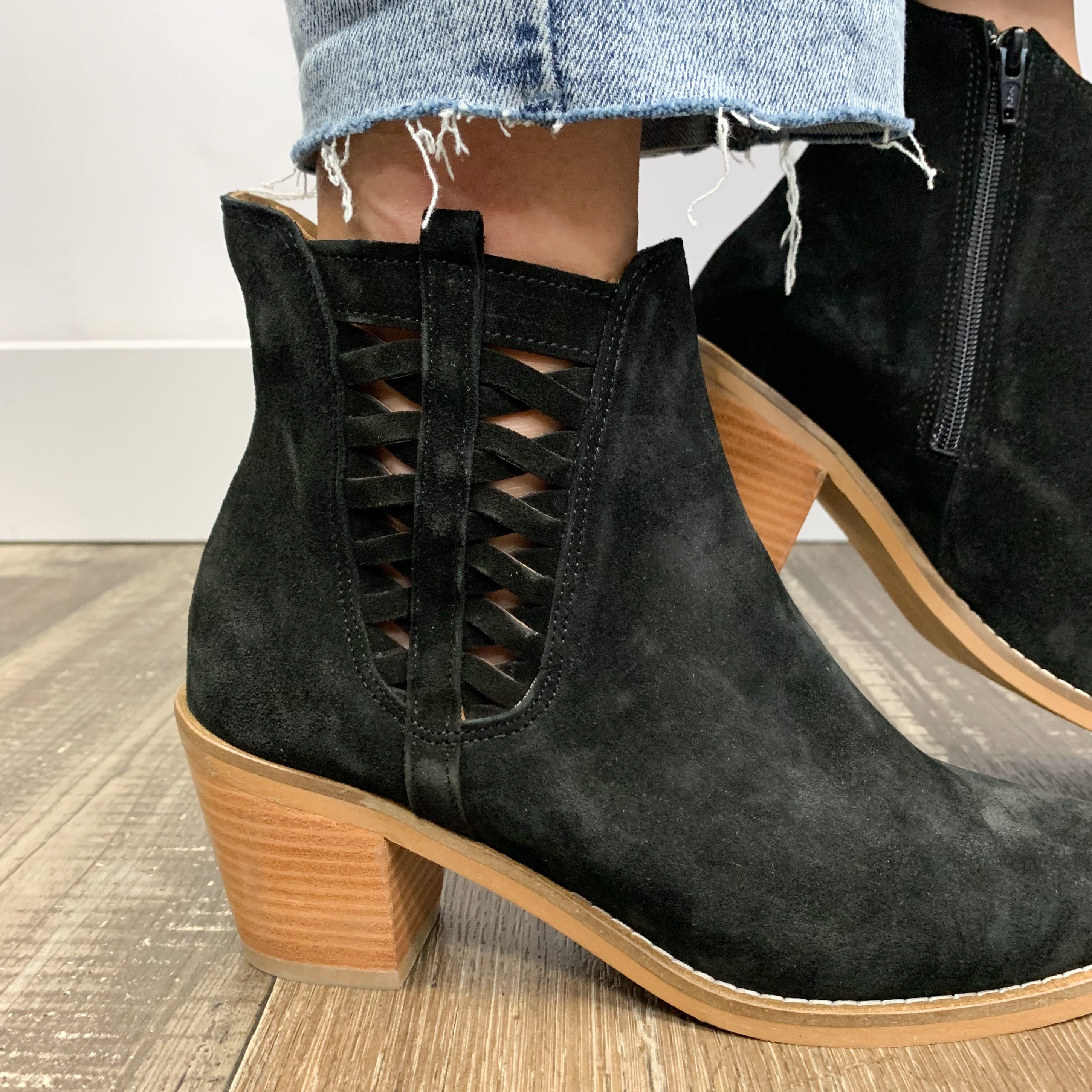 Veronika Ankle Boot
