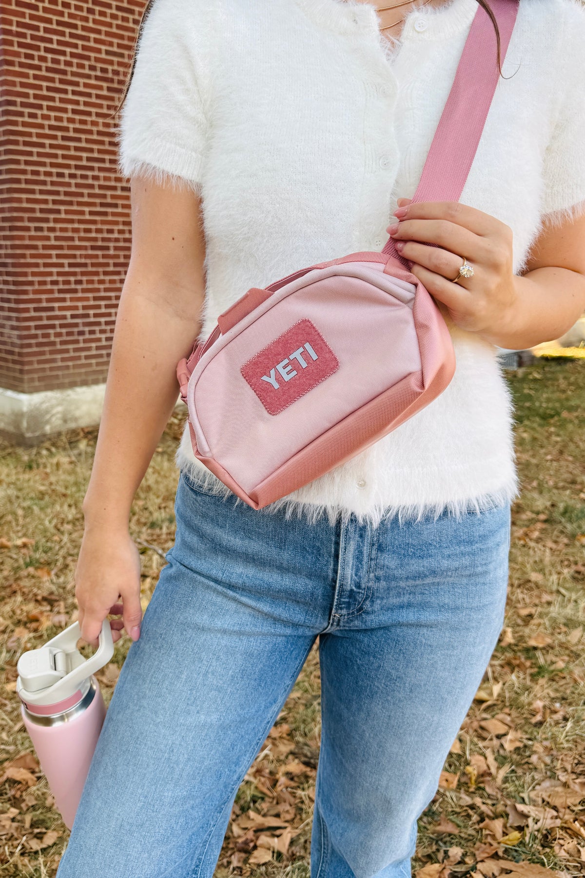 YETI Ranchero Crossbody 1L Bag - Wild Rose