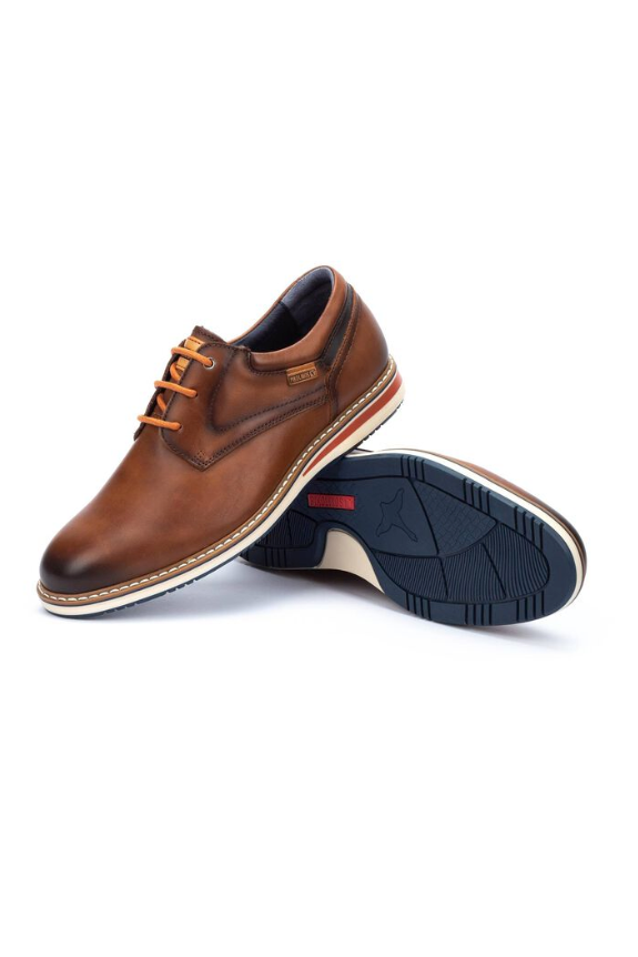 Pikolinos Avila dress shoe in Cuero leather, a soft, cushioned lace-up for everyday wear that looks great at the office, at weddings, on date night and with jeans on the weekend