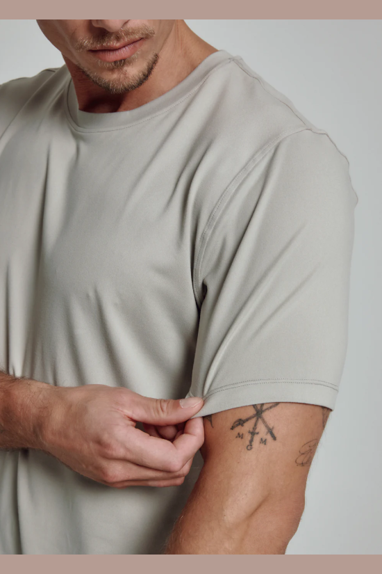 7 Diamonds Core crew neck tee in Rock Ridge, a functional, sustainable everyday tee that stays soft and stretchy for the gym, golf, travel and layering