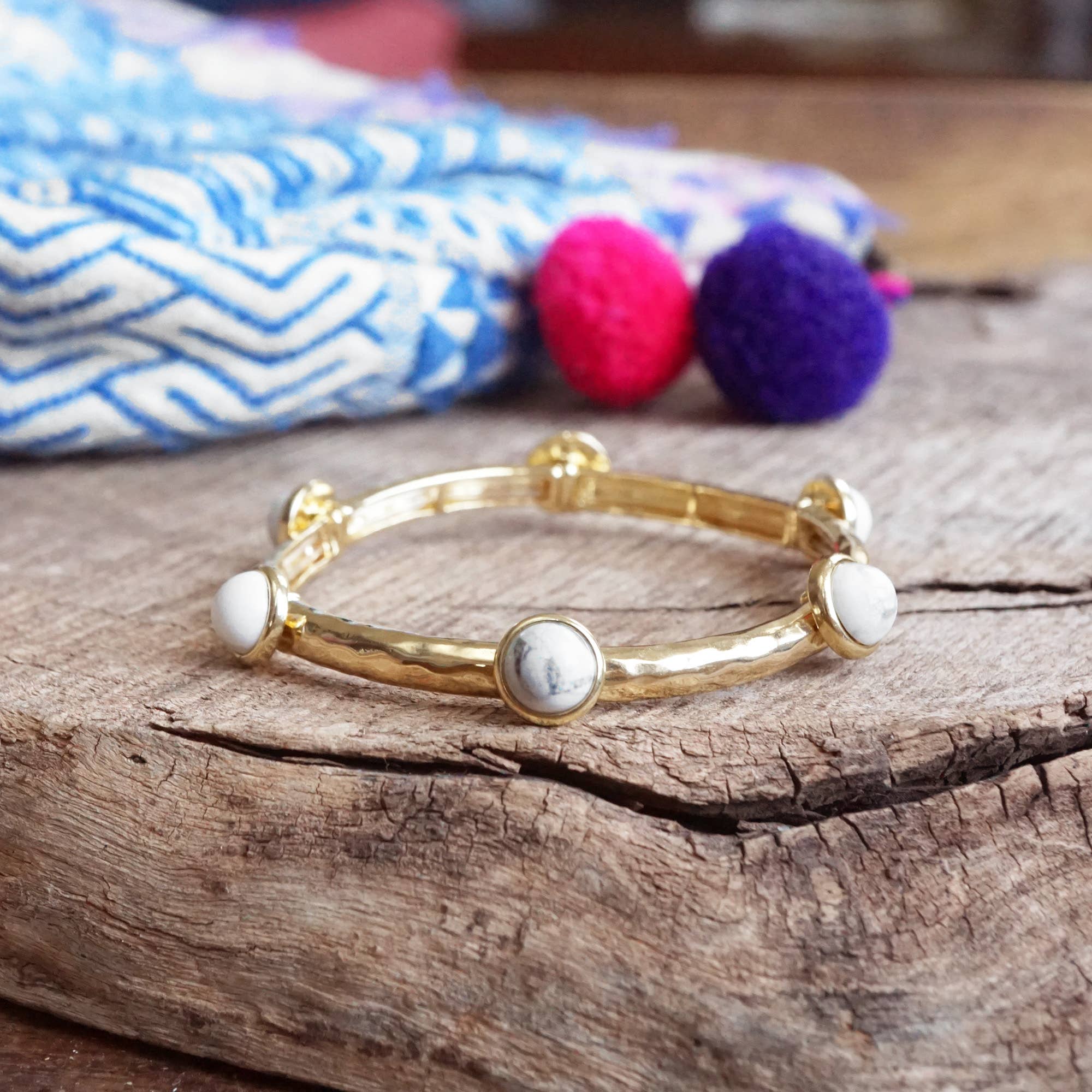 Jeweled Golden Bangle:Shiny Gold/White