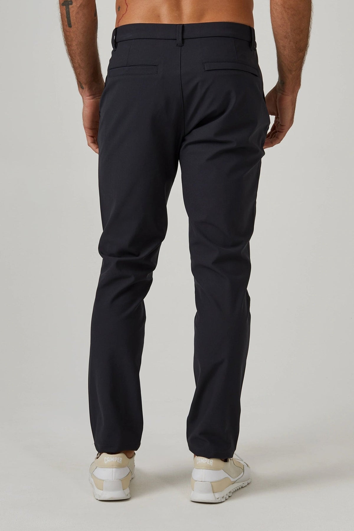 7 Diamonds Infinity chino pant in Charcoal, a stretchy, comfortable chino for the office, travel, golf and dinners out