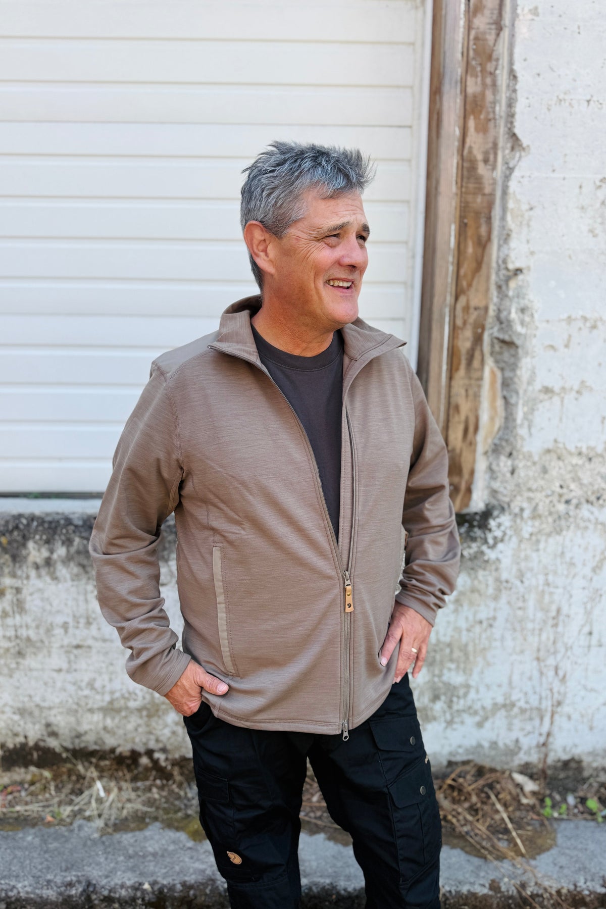 Fjällräven Keb fleece in Suede Brown, a warm, technical fleece for hiking, camping, fall trips and cold Pacific Northwest days