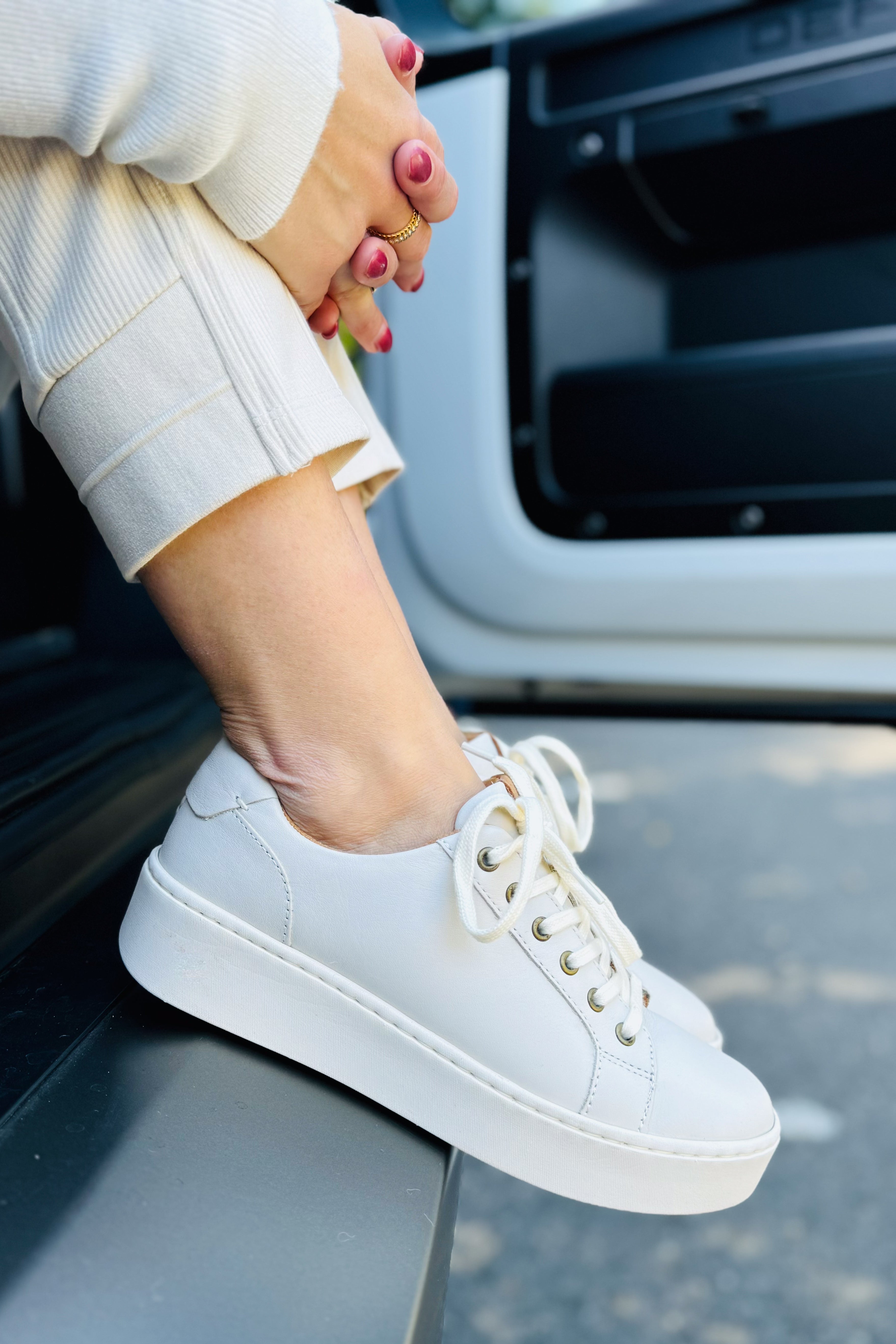 Mira Sneaker