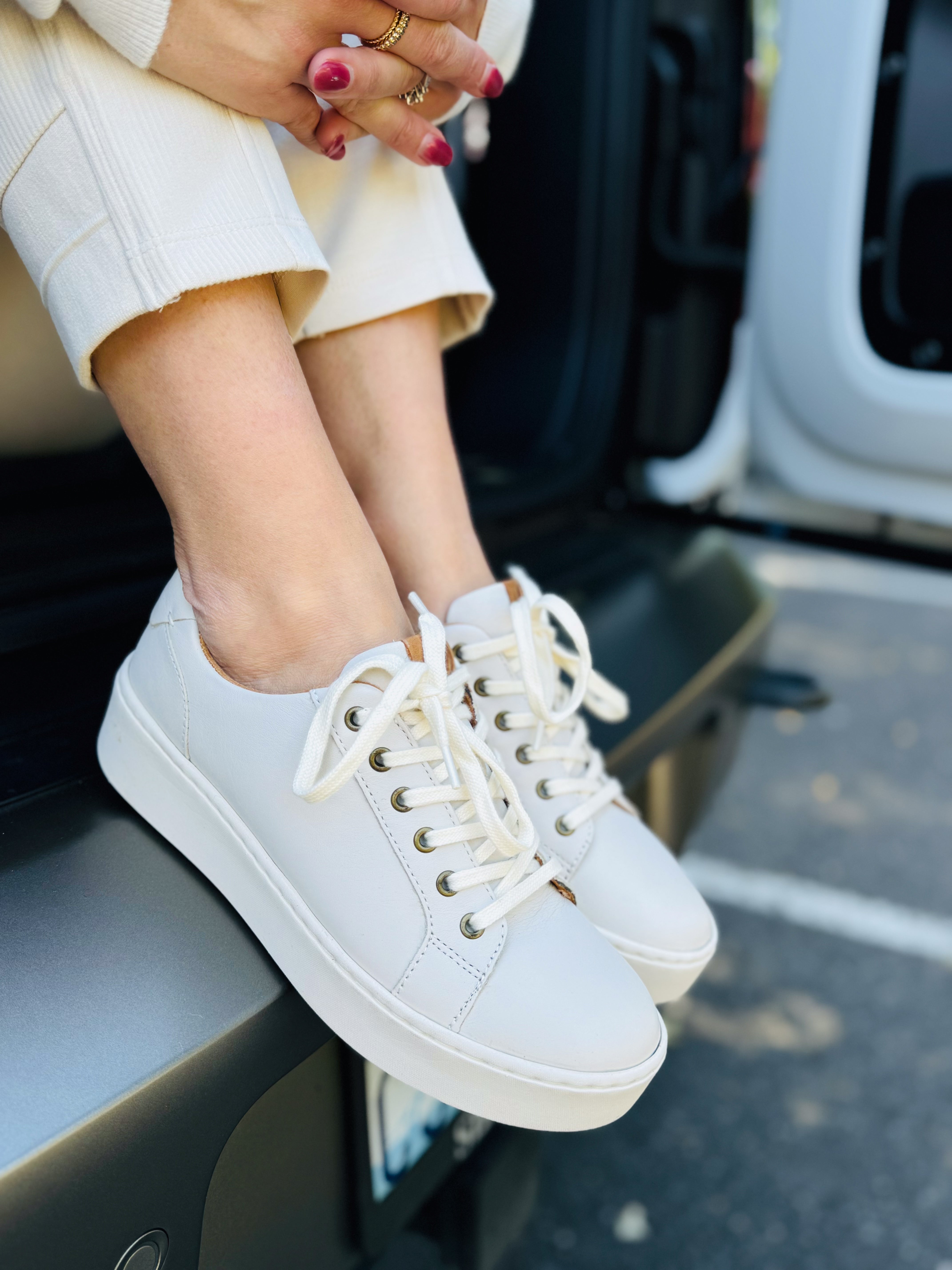 Mira Sneaker