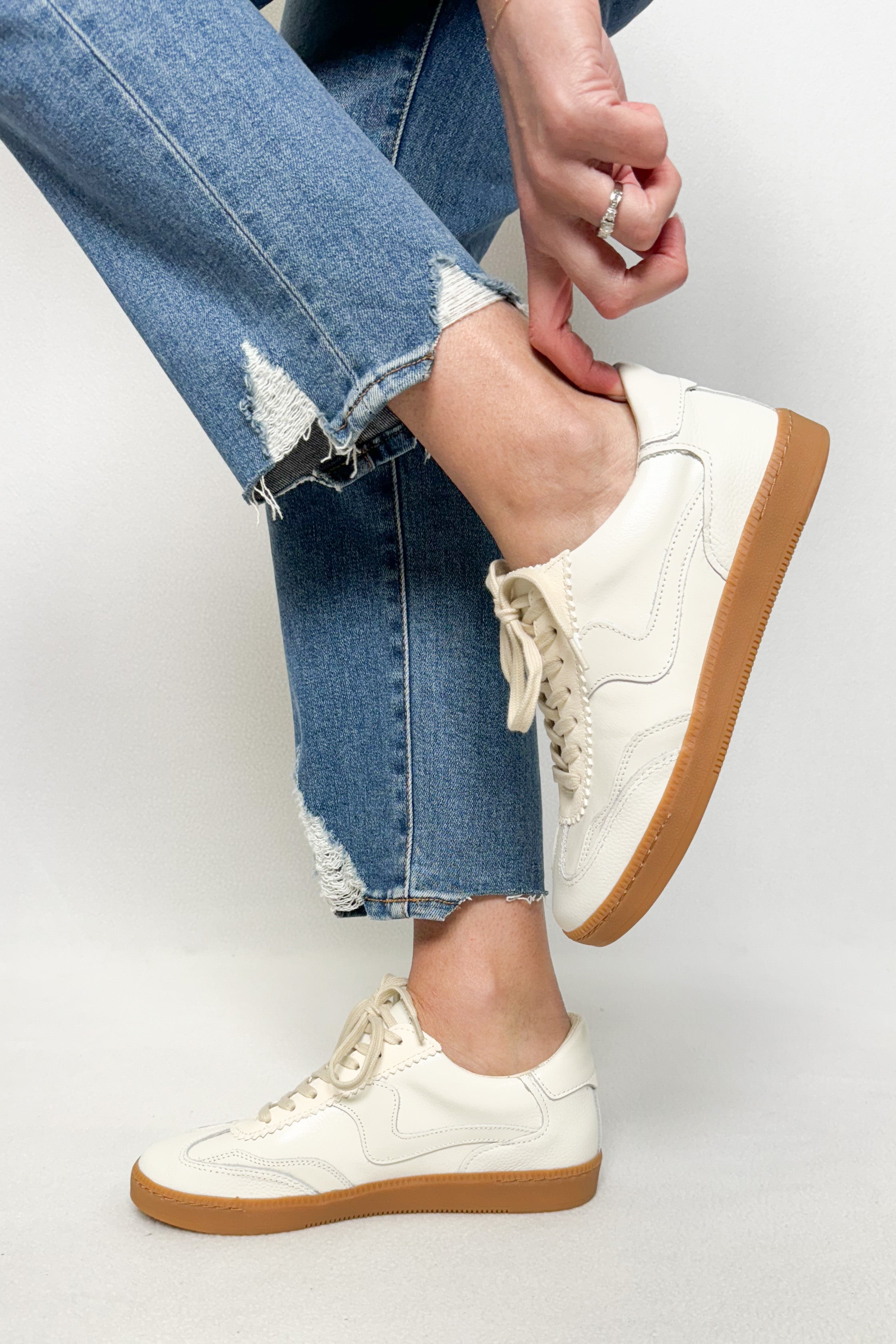 Notice Sneakers