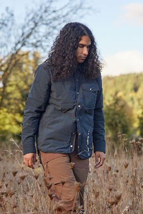 Danner Overlook Primaloft Jacket in Black, a warm, lightweight insulated jacket for cold hikes, travel, fall weekends and chilly evenings