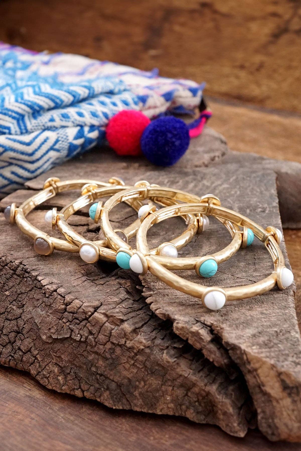 Jeweled Golden Bangle:Shiny Gold/White