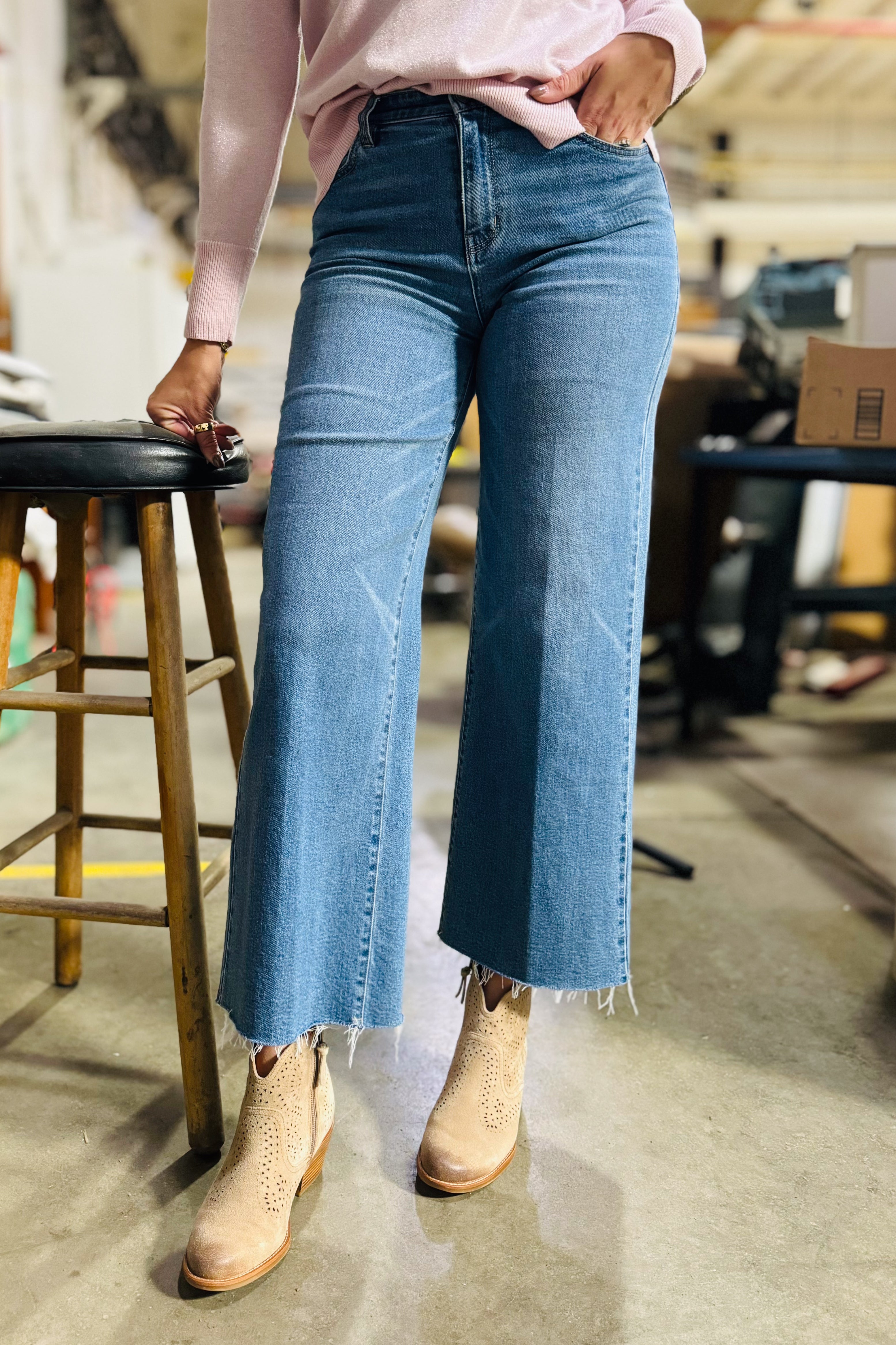 28" Wide Leg Weekend Jeans