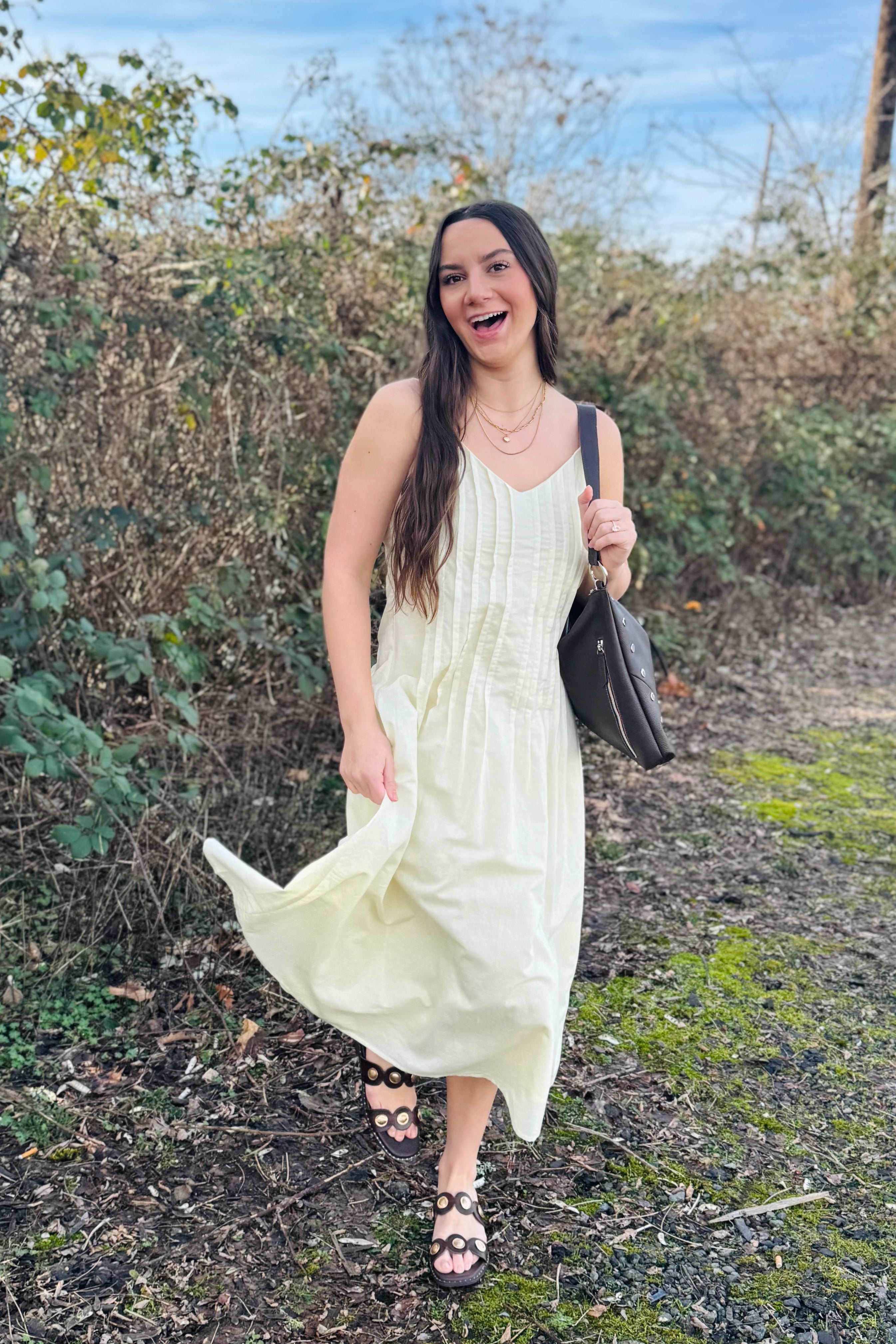 Love this Butter Soft dress. Its so Light weight and flowy. Perfect for date nights, bunch, family events or vacations. Perfect for a Spring time dress.