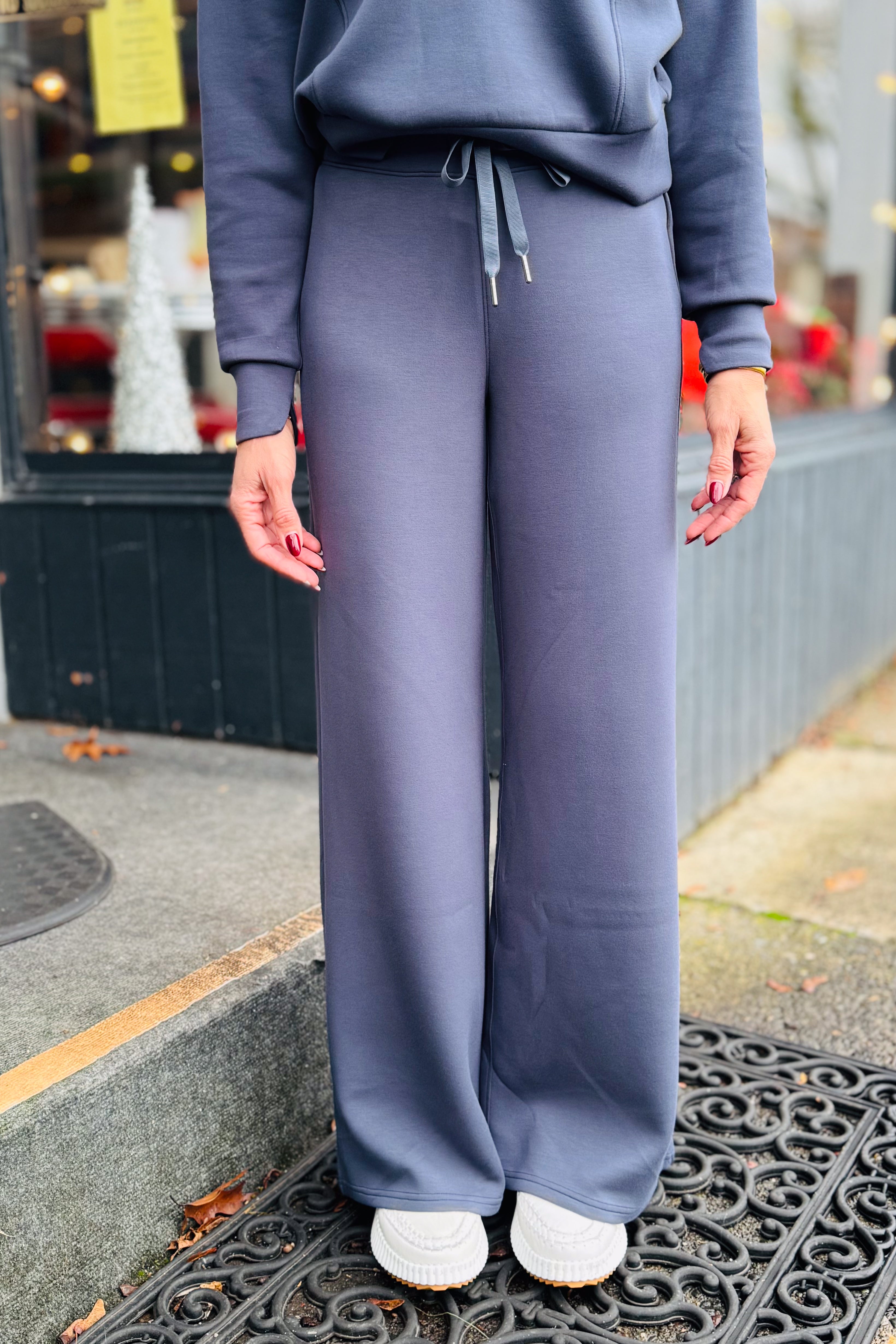 AirEssentials Wide Leg Pant