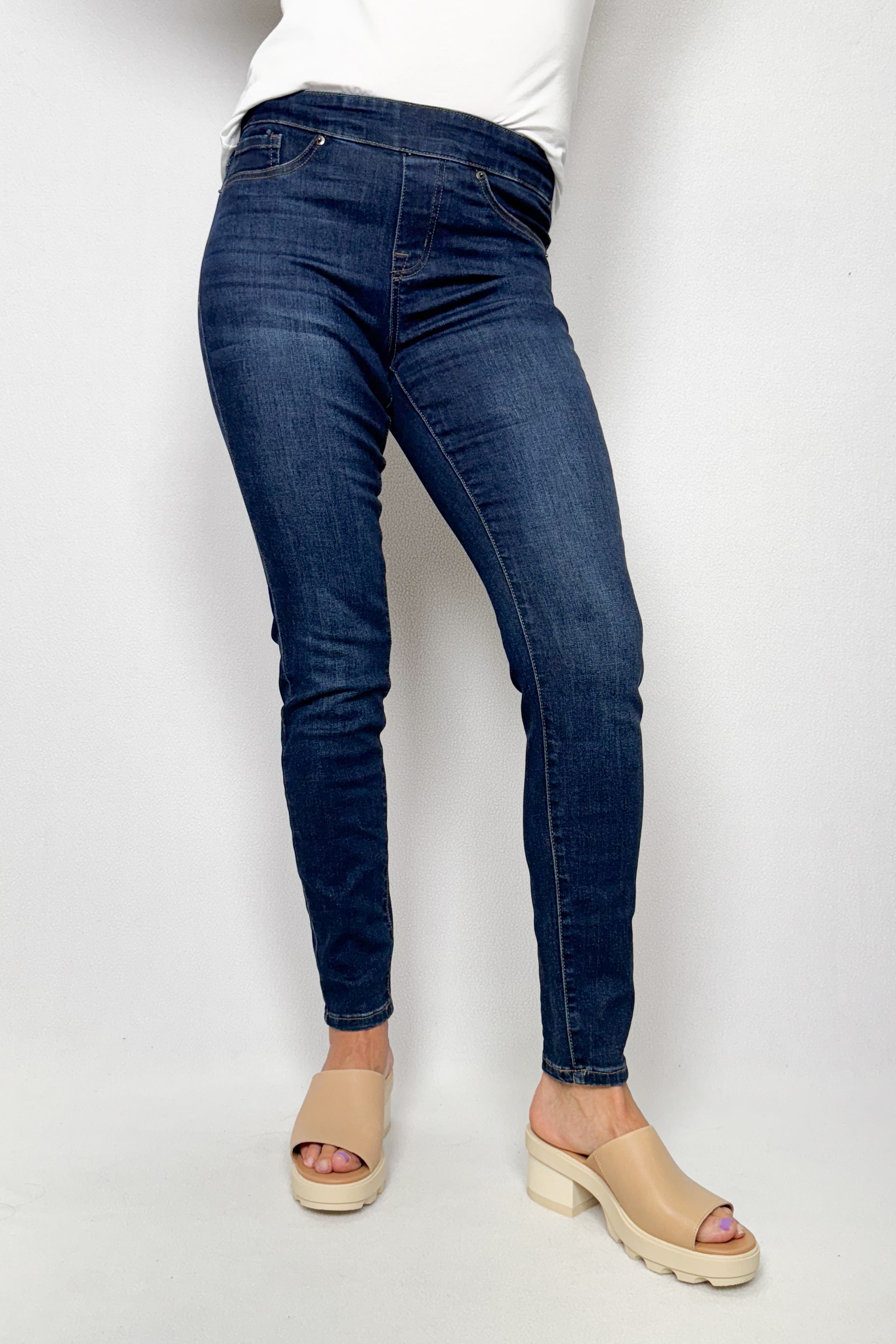 Audrey Pull on Jegging Pant