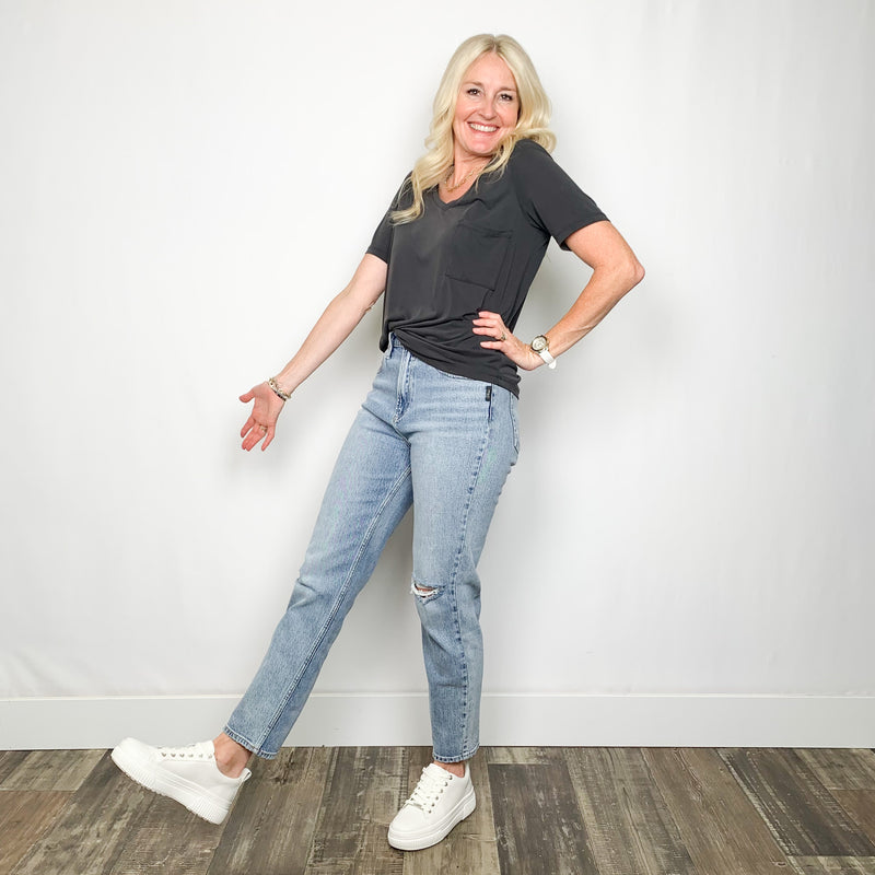 Basic Pocket V-Neck Tee