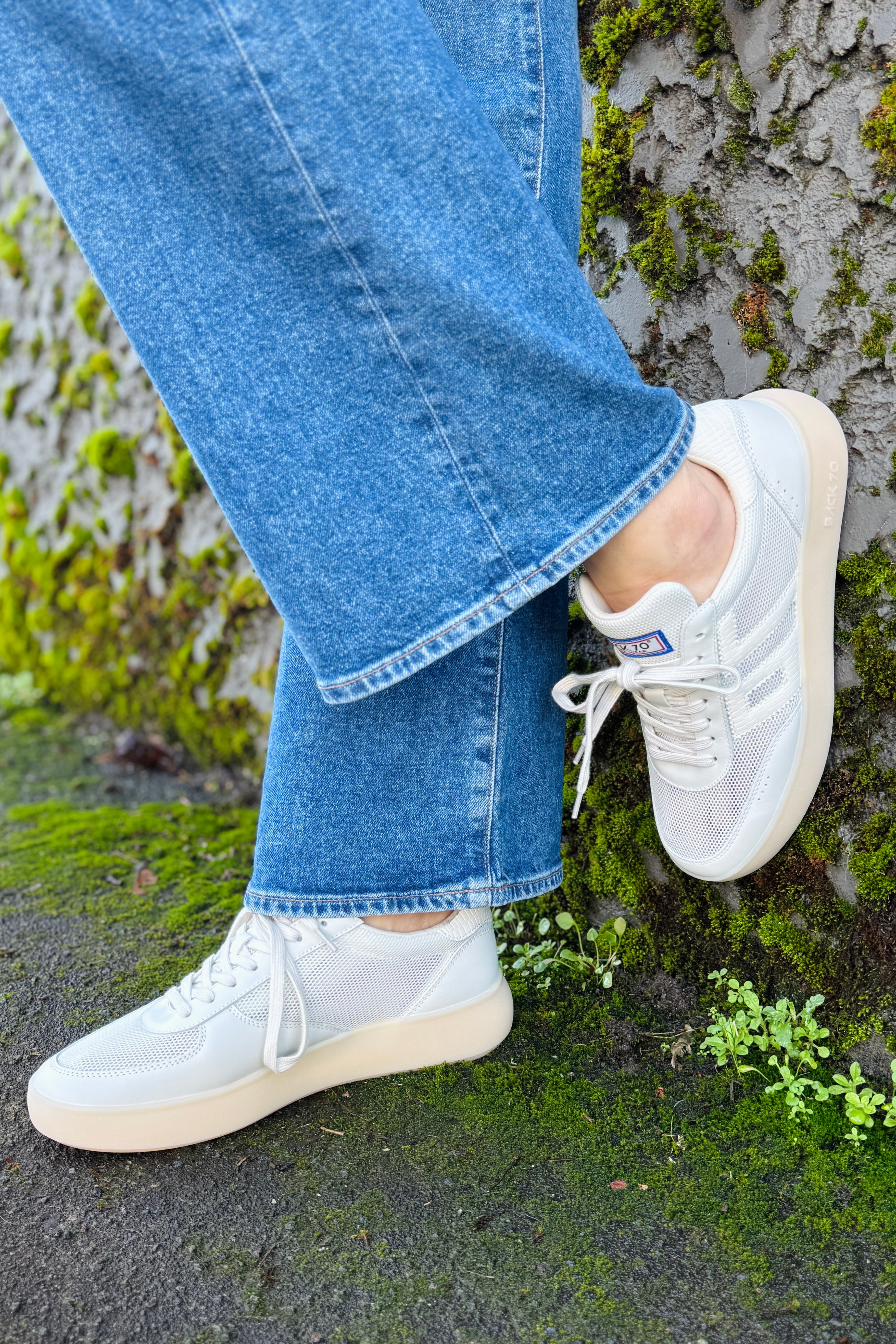 - Handcrafted leather and mesh upper
- Lined with soft flexible fabric
- Padded sock
- Removable foam footbed
- Rubber outsole
- Quality braided cotton laces
- Streetwear style