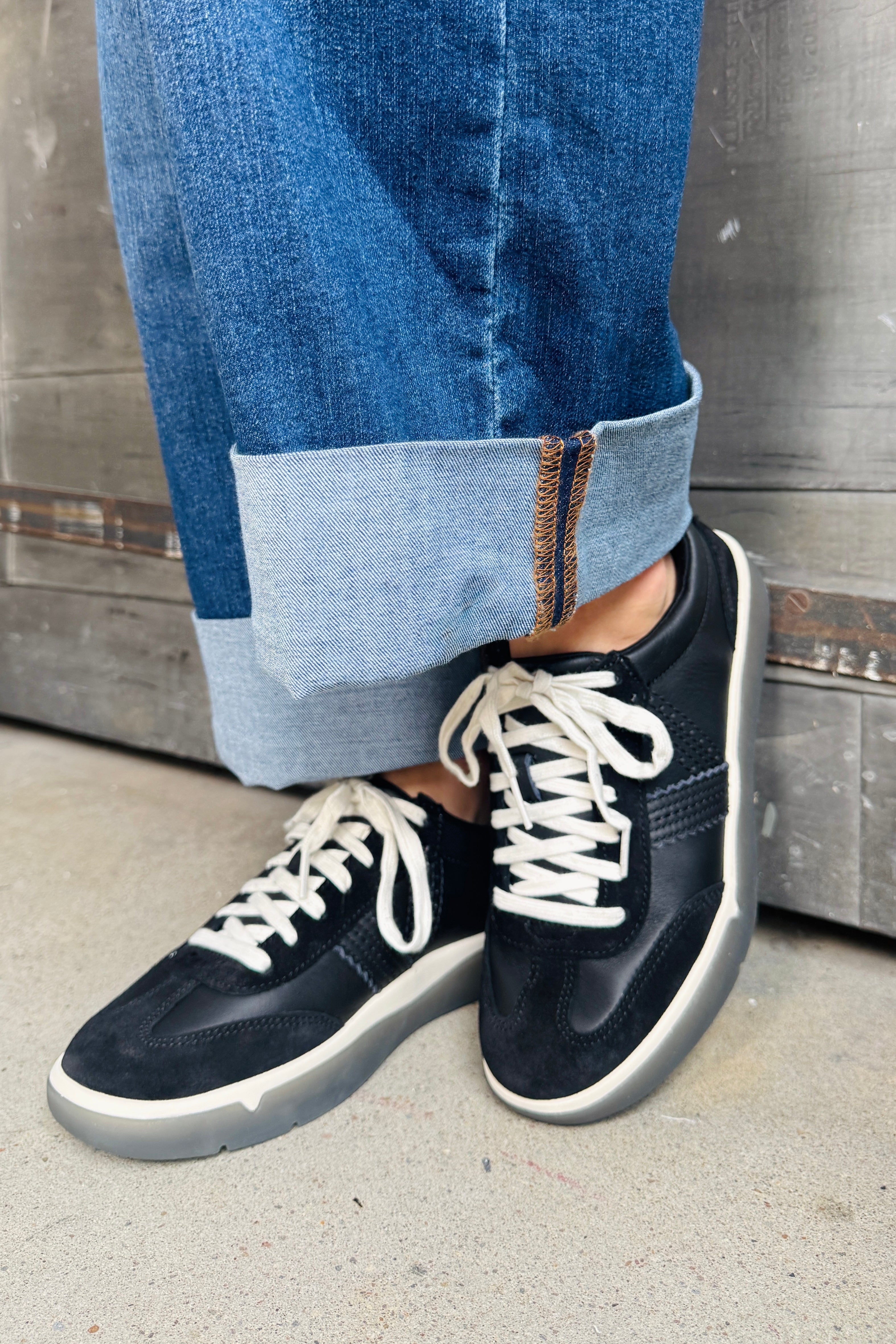 City Walk Sneaker