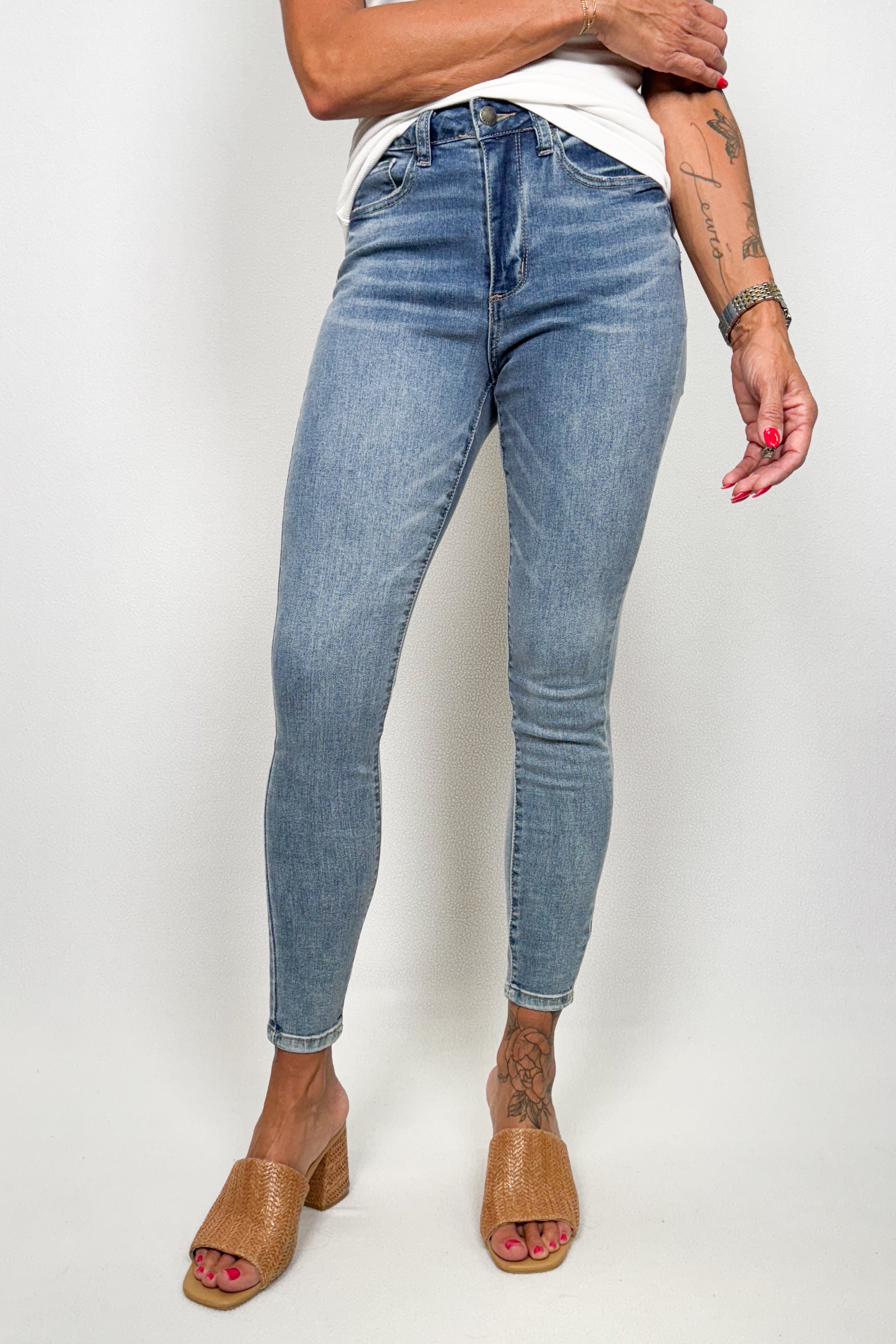 Elsie Mid Rise Skinny Jean